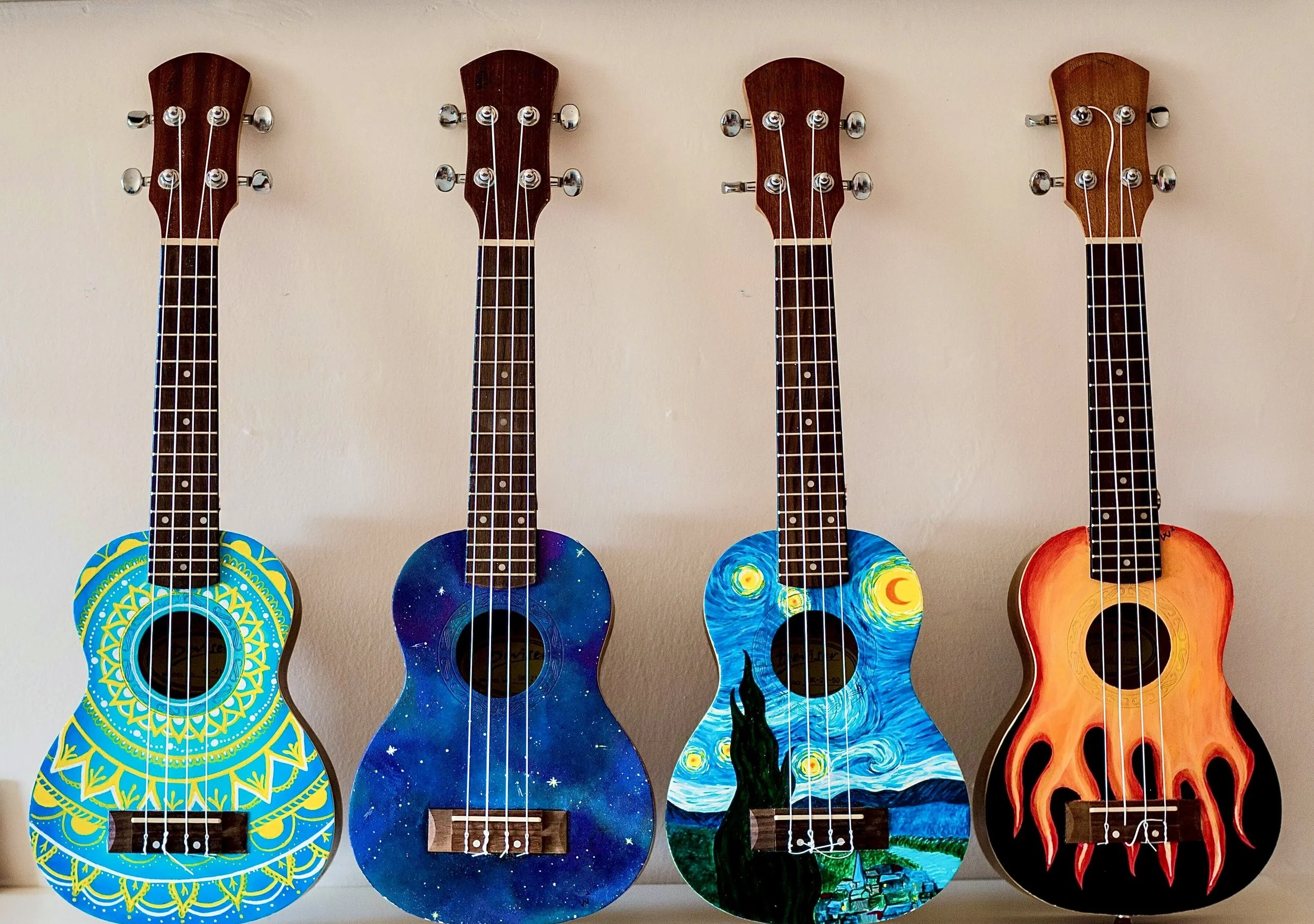 Paint and build your own Ukulele