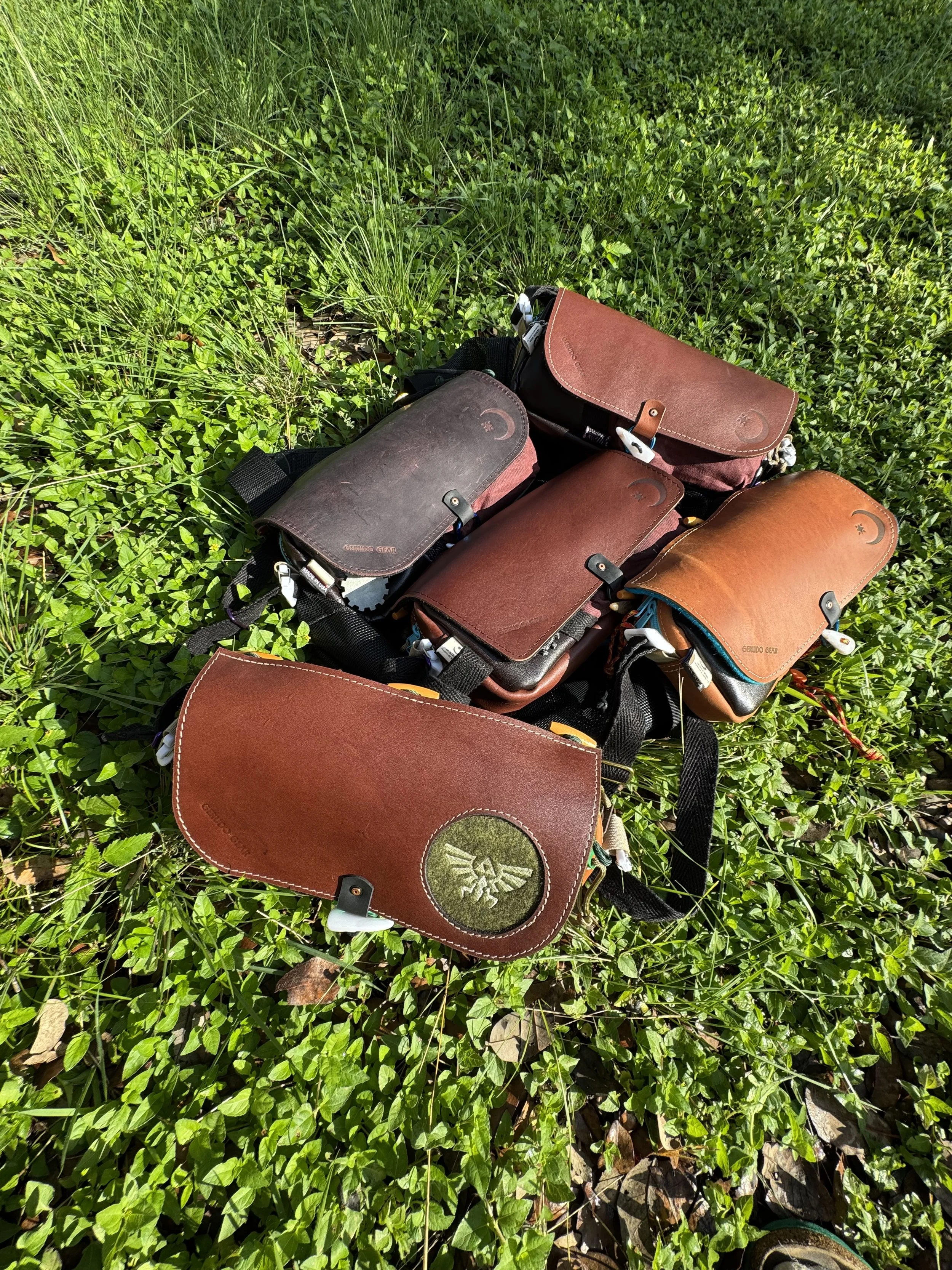 Leather and wool high quality collection of Switch 2 bags. 