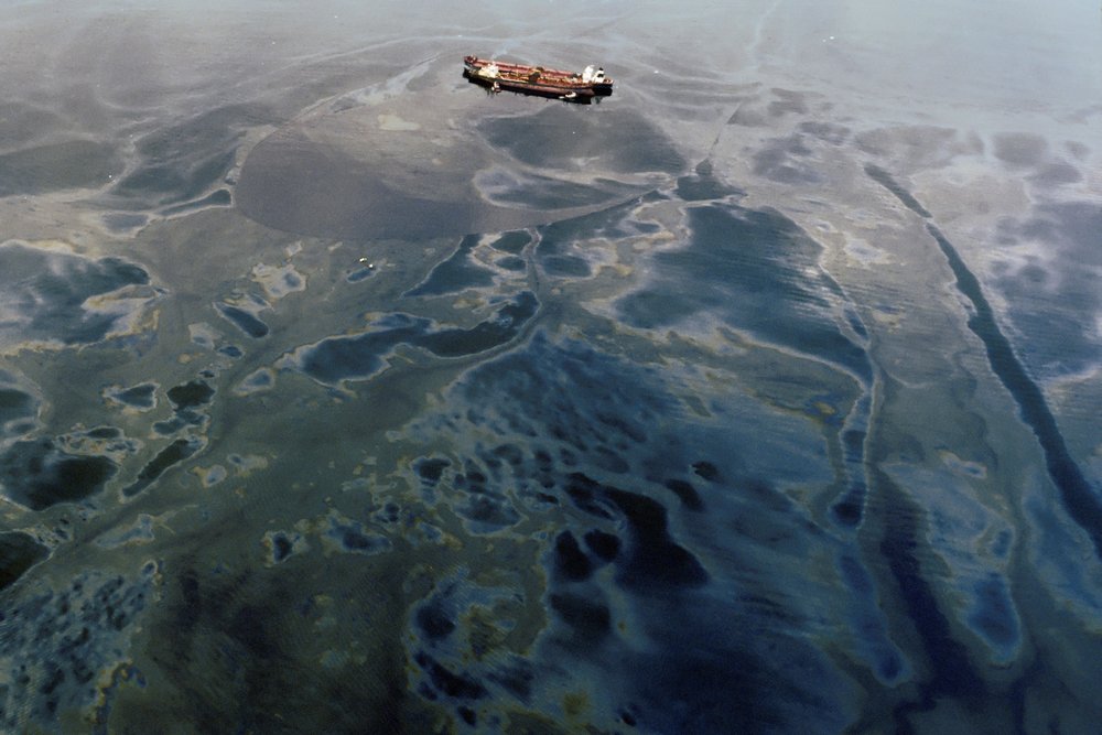 exxon-valdez-oil-spill-mythology.jpg