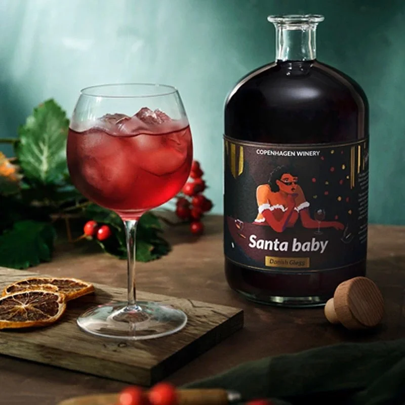 Tis&rsquo; the season for delicious winter cocktails!!🎄🍷 Have you tried our Santa Baby Gl&oslash;gg yet? 😍 

It&rsquo;s the perfect decadent Christmas cocktail - just add ice 🍸

Our Santa Baby is made with organic Danish blackcurrants, apples, an
