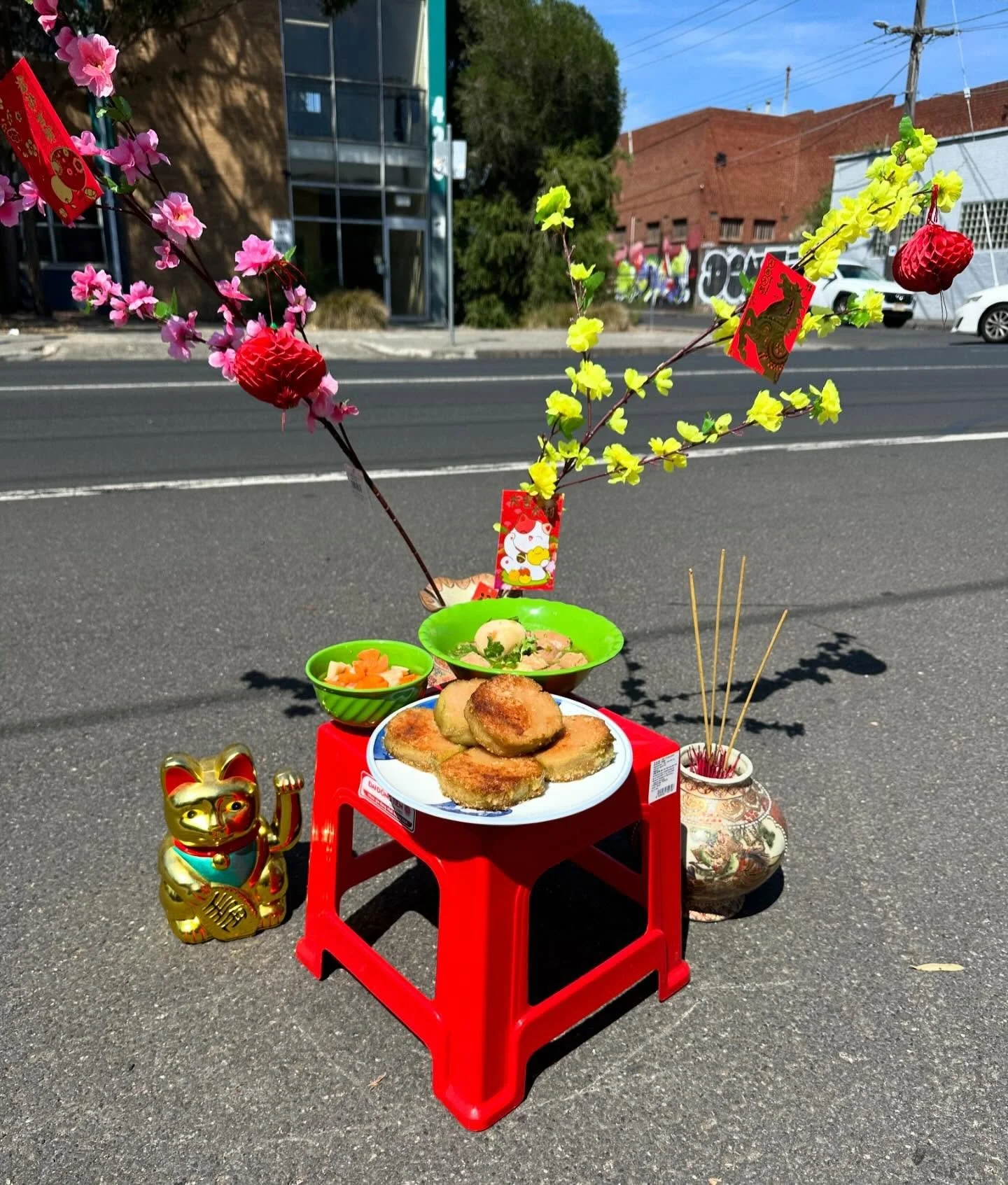 Thank you sooooo much for all your orders!!! Mum is in shock that anyone would be so interested in our family history and traditions 🥹🫶🏼

Chaotic n cute little photoshoot of our LNY set to let you know that we are closing orders tonight at 6pm!! 
