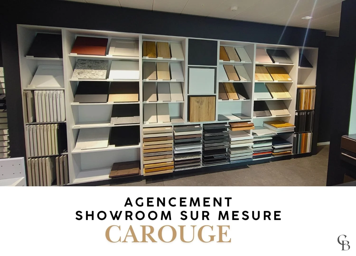 Concept & Bois a conçu et réalisé cet espace de présentation sur mesure pour un showroom professionnel à Carouge. Cet agencement permet aux clients de découvrir différents matériaux, décors et finitions afin de personnaliser leur futur projet d'aména
