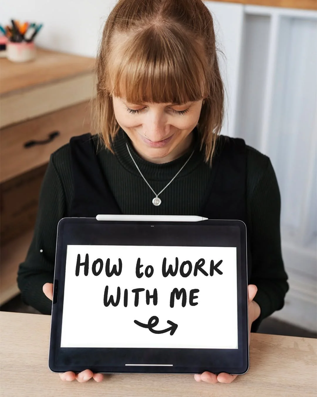 If you've got an event coming up in Q4, I'd love to chat with you about live illustration! Pop the details into the enquiry form in my links and we can find a time to meet. I'll talk you through how it all works, and get all the useful info from you 