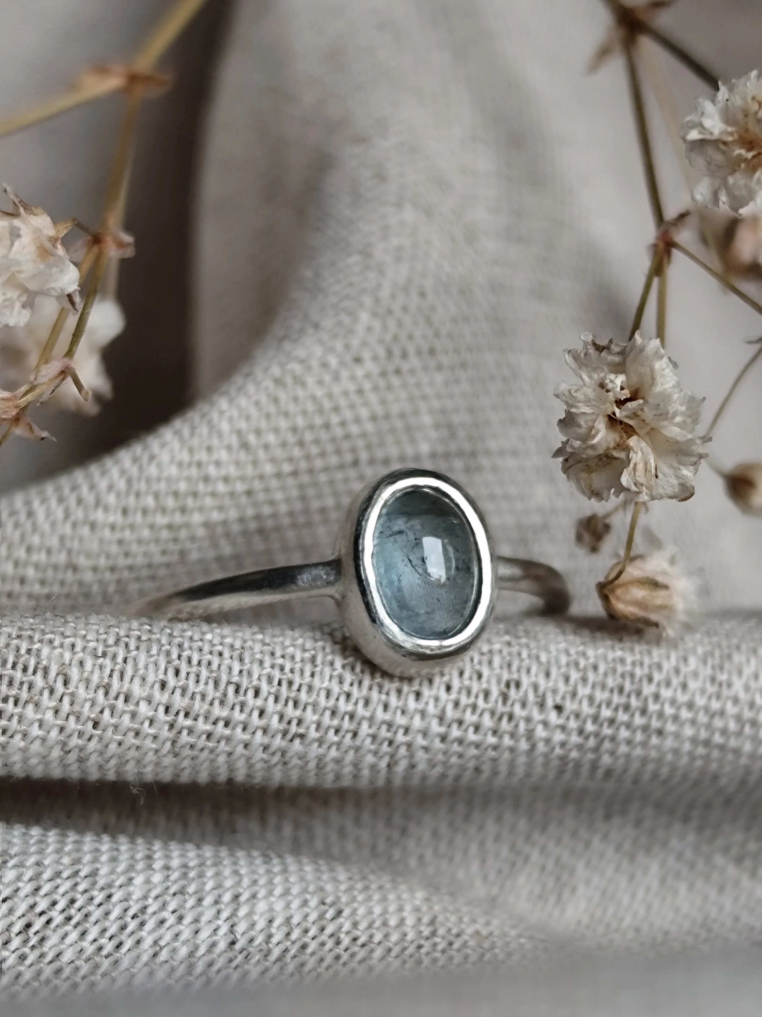 Bague en argent et aigue-marine