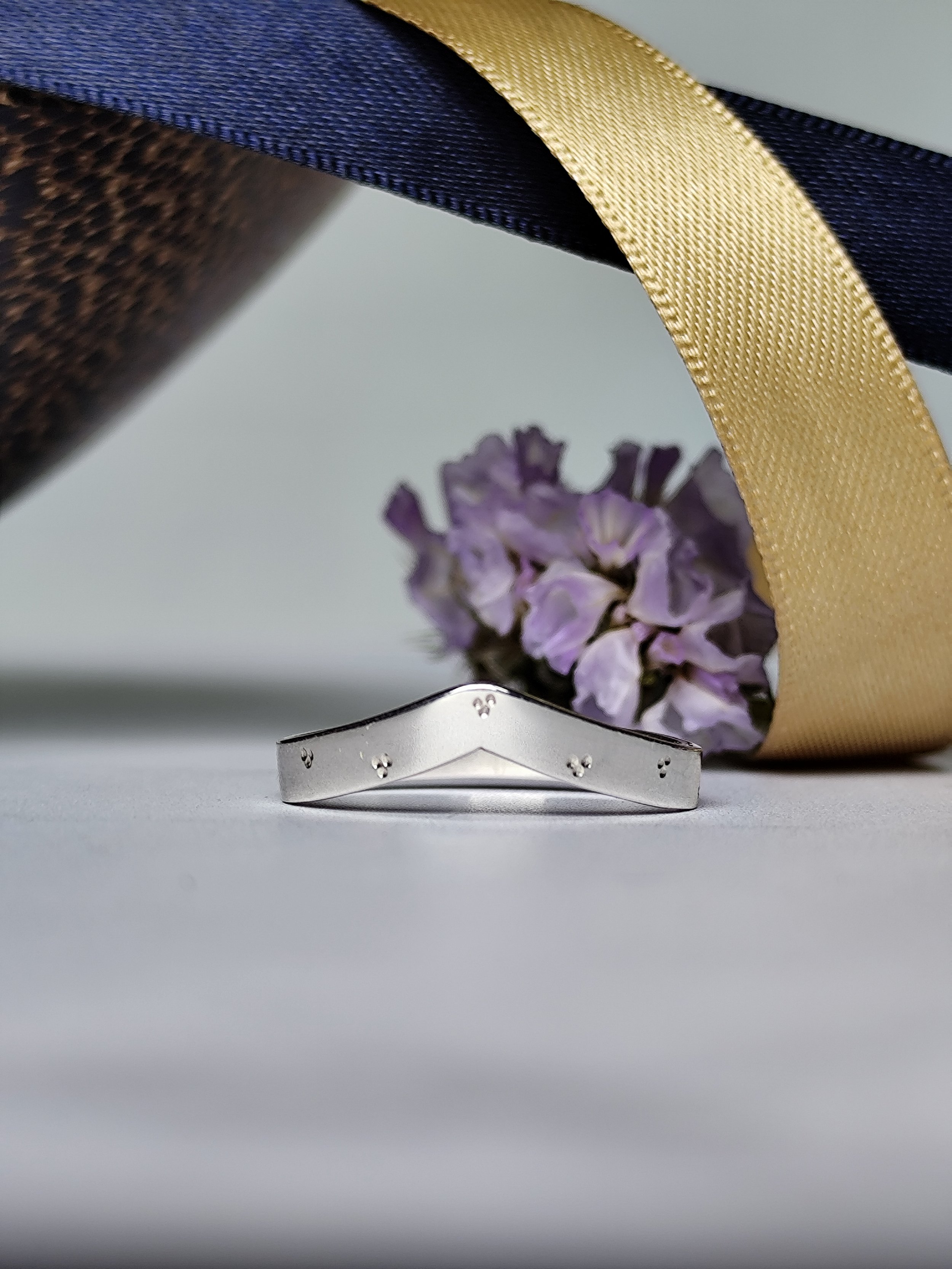 Bague en argent diadème et ornement fin