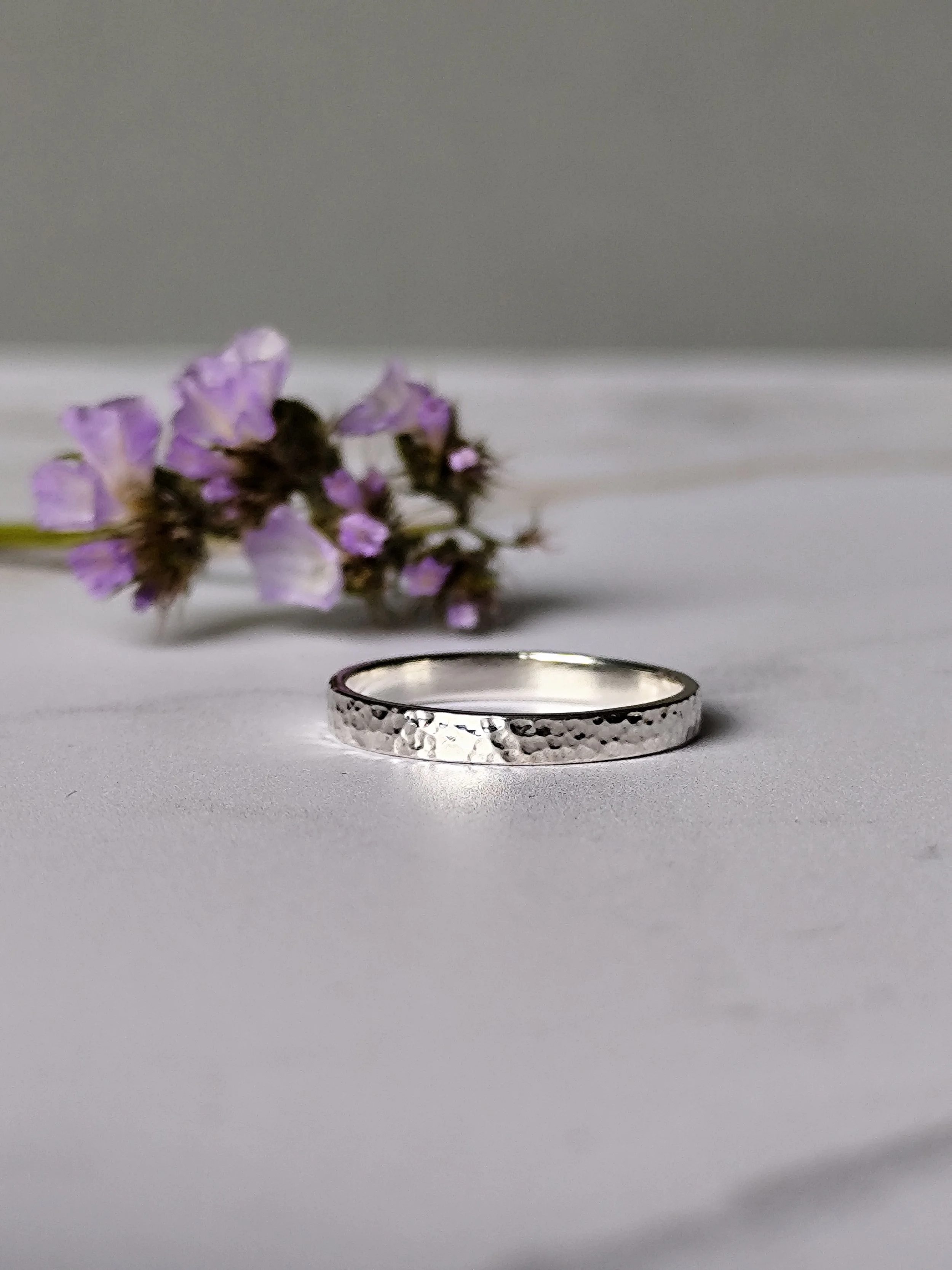 Bague en argent martelage fin