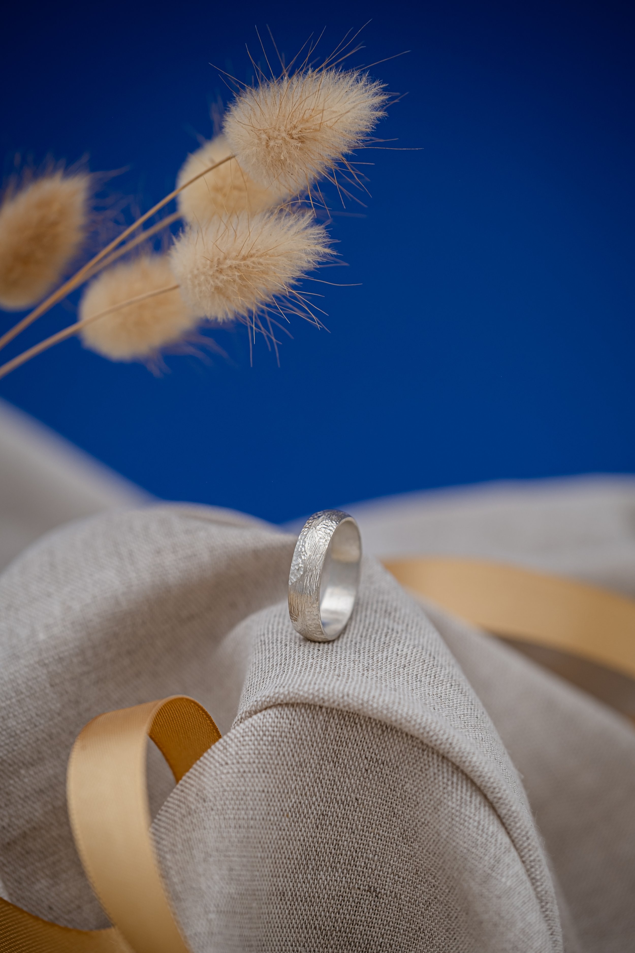 Bague demi-jonc en argent texturé