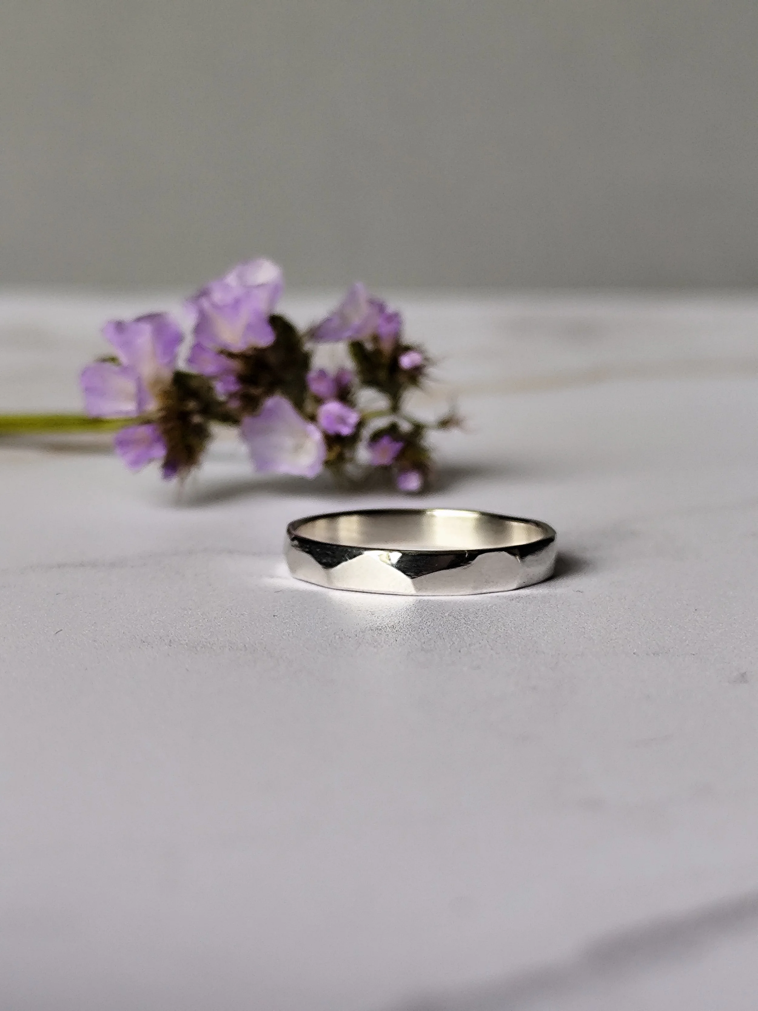 Bague en argent facettes polies