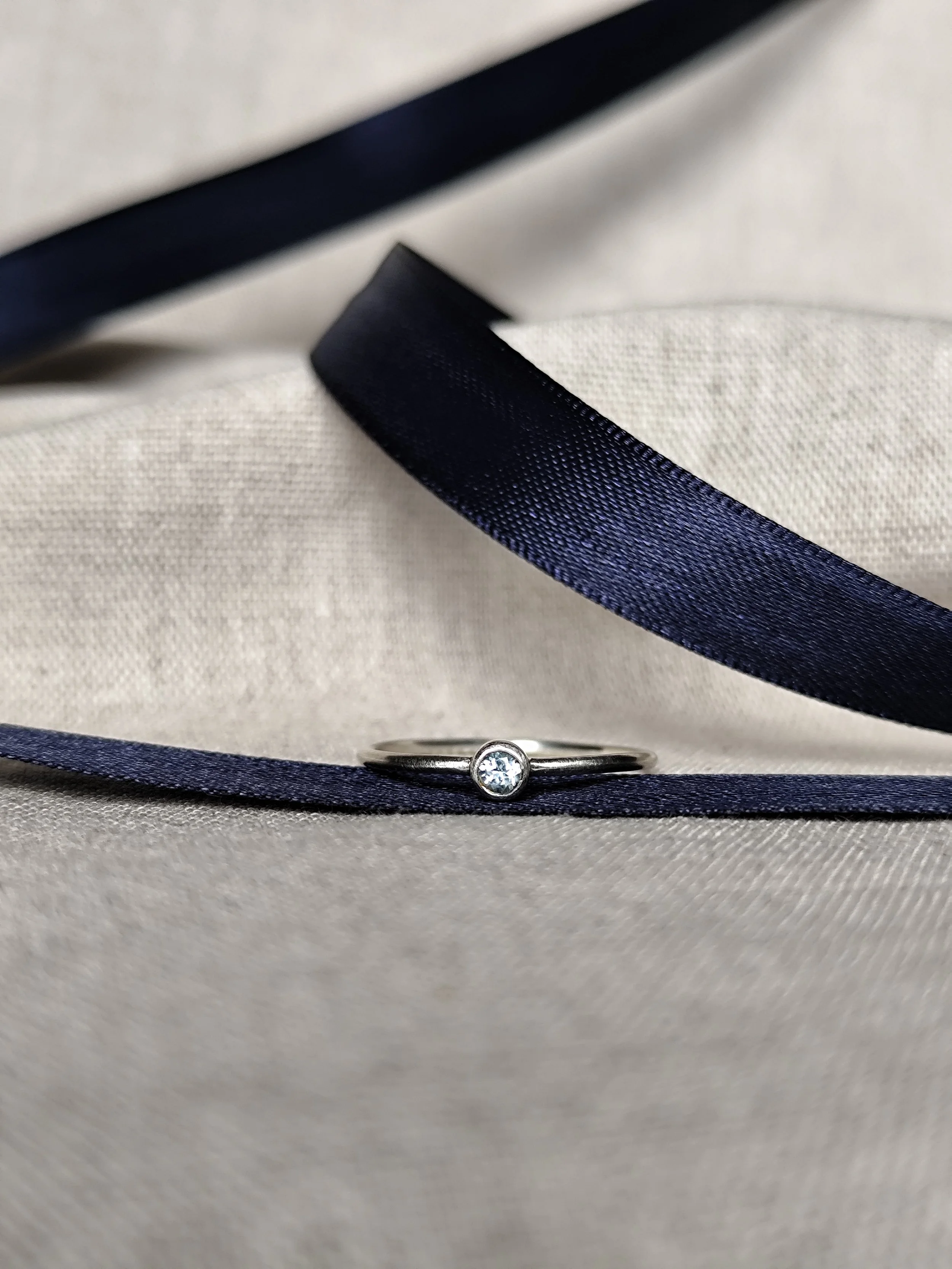 Bague en argent et topaze bleu ciel