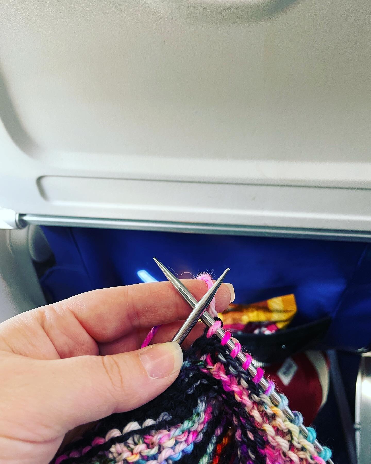 P L A N E knitting makes traveling so much more relaxing! Plus you get the added bonus of making a new friend when you discover your seat mate is also a knitter!!! 
..
..
#knittingfriends #airportknitting #planeknitting #cantstopknitting