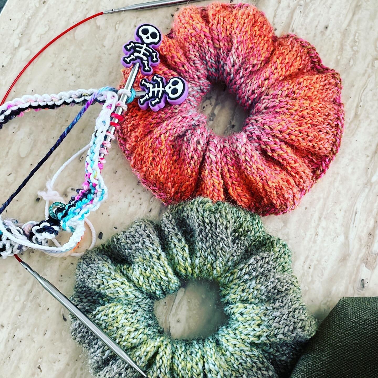 CA N T  S T O P making #scrunchies from my leftover DK yarns!!!! This is the perfect use for my leftover @feederbrookfarm colors shifting #marledyarn and I have one #ontheneedles using my #merinoaran leftover from my #themarquisscarft  DM for the pat