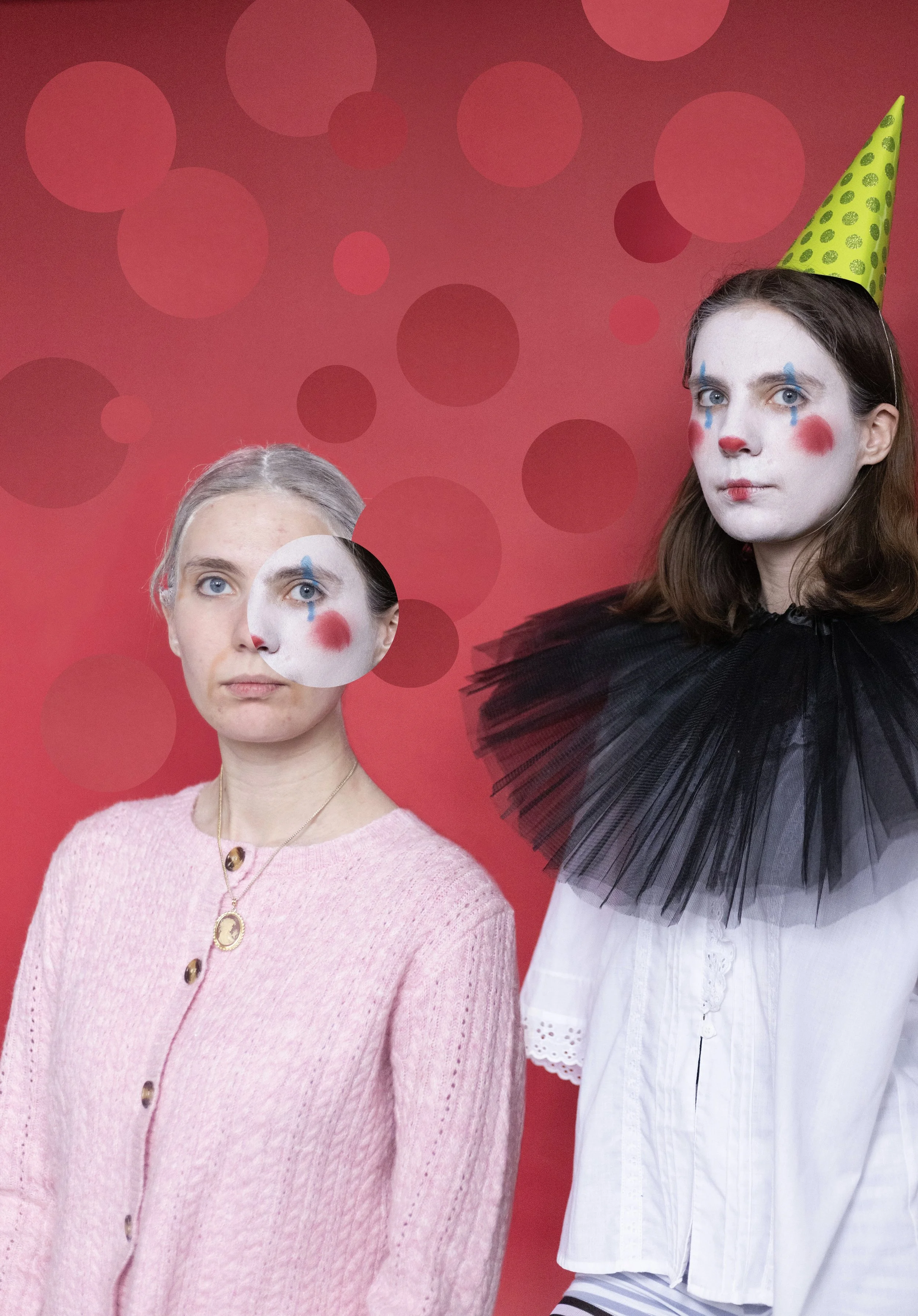APH361_NewYorkerAssignment_clown and mom potrait messy #1.jpg
