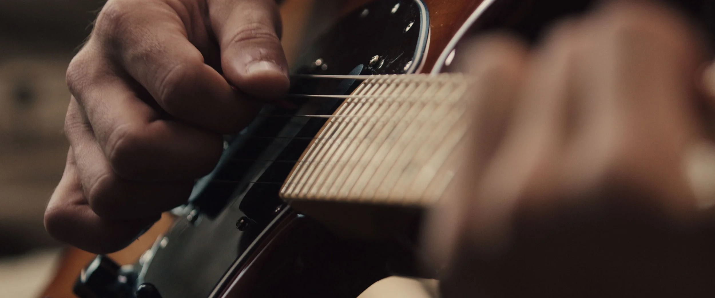 Fender_Thumb.jpg