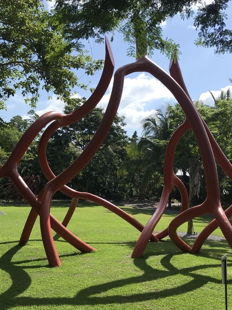 Umm! A structure at play?