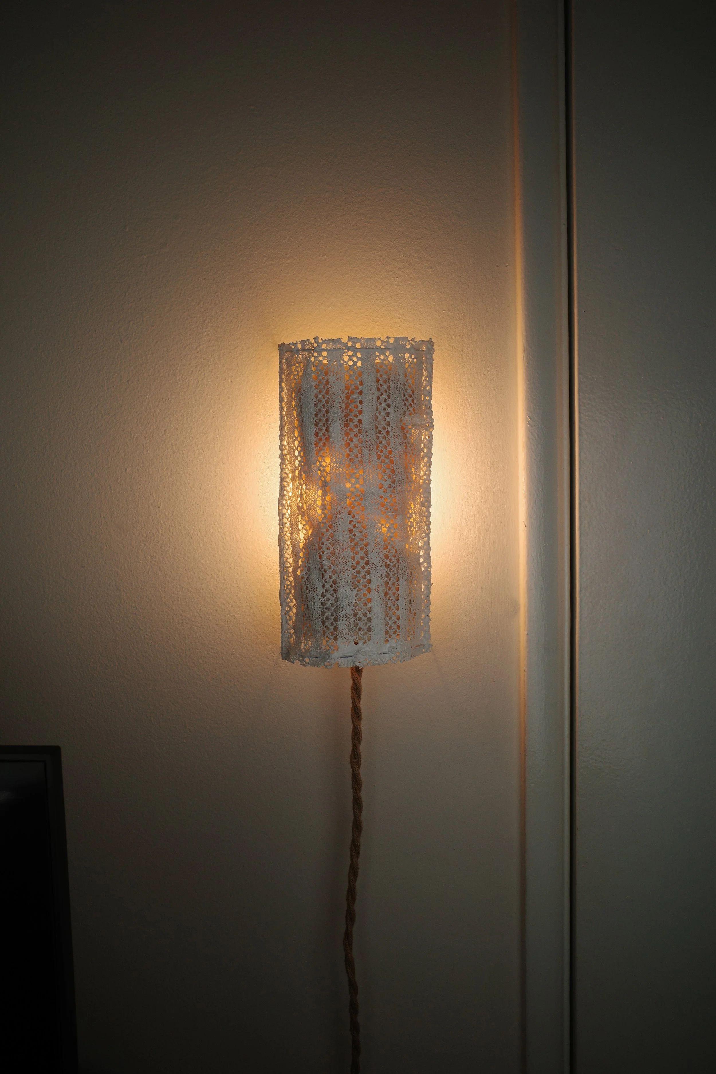 Fragile Impermanence
2024
Lace fabric, rubber paint, cotton cloth, kapok fiber fill, pine wood, steel wire, lighting components
10 x 5 x 4 in.