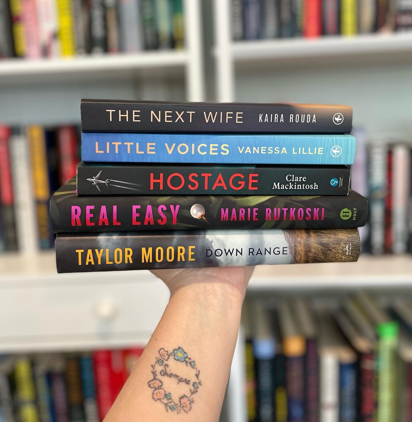 These are the last 5 books from my massive book haul from #thrillerfest last year and I am planning to enjoy them as the Thrillerfest Countdown is on! 

#bookstagram #tbrpile #toberead #tbr #thrillerbooks #mysterysuspense #books #booksbooksbooks #boo