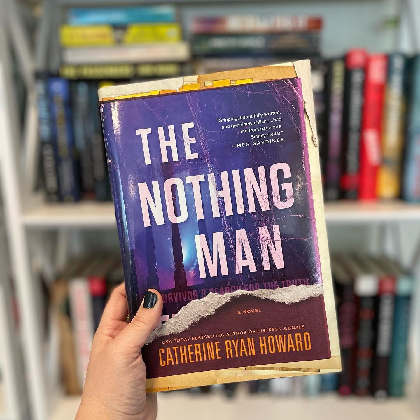 📖 THE NOTHING MAN by @cathryanhoward (aka my latest author idol) 

🕵🏻 Have you ever wondered what unsolved serial killers think about when they see their kills captured in a story? Well then you must read THE NOTHING MAN.

I love this book so much