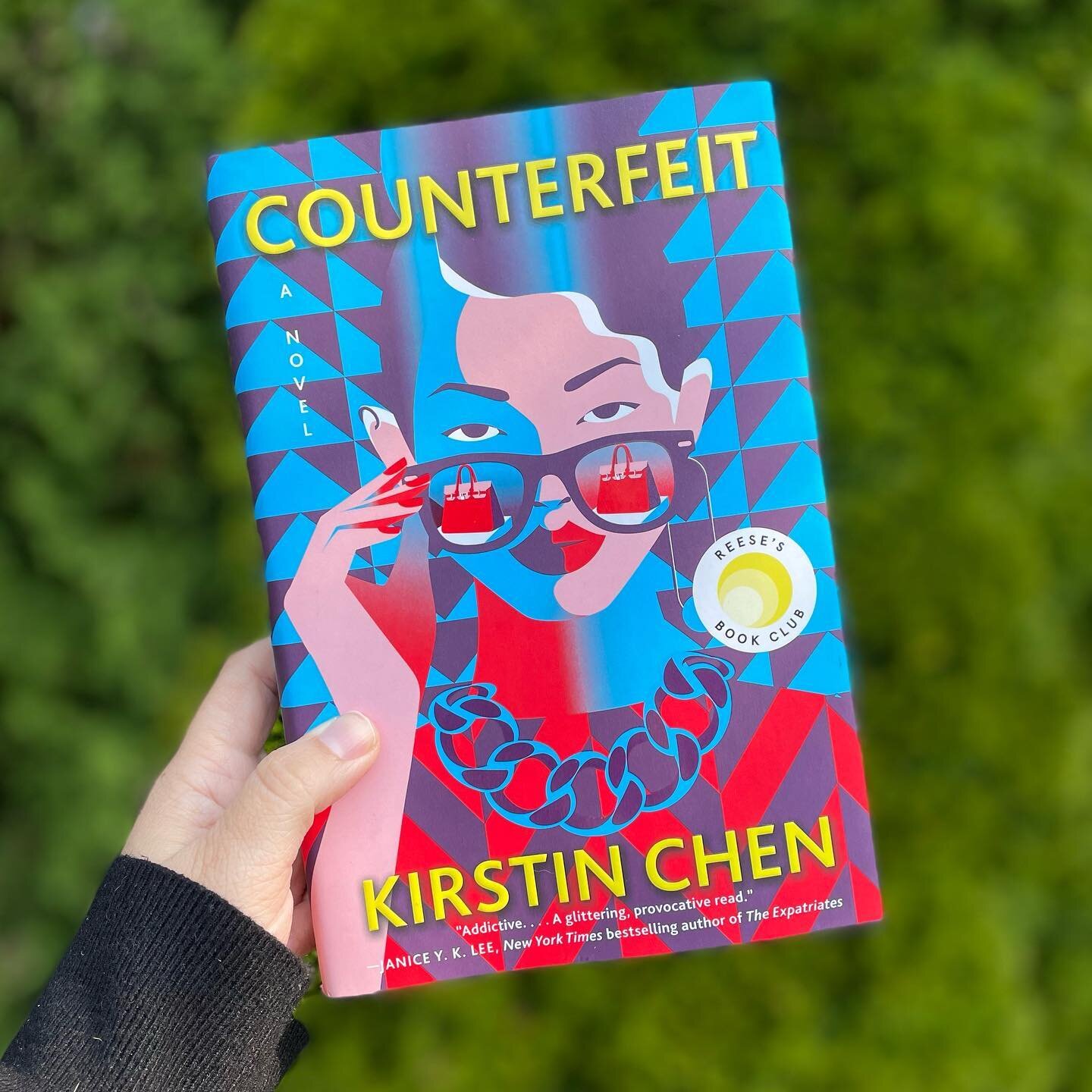 📖 COUNTERFEIT by Kirsten Chen

🕵🏻 Money can&rsquo;t buy happiness&hellip; but it can buy a decent fake.

Ava Wong has always played it safe. As a straight-laced, rule-abiding Chinese American lawyer with a successful surgeon as a husband, a young 