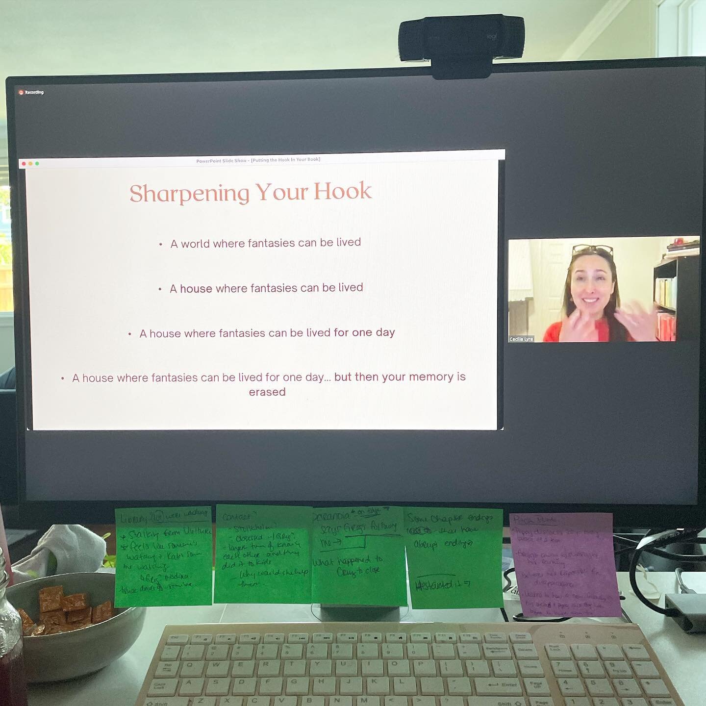 It wouldn&rsquo;t be pitch-prep time without sharpening v important selling skills. 

Why does a hook &amp; pitch feel way harder than actually writing the book!?! 😂

Thanks for a helpful session @cece_lyra_agent 👏🏻👏🏻👏🏻

#hookinbook #amqueryin