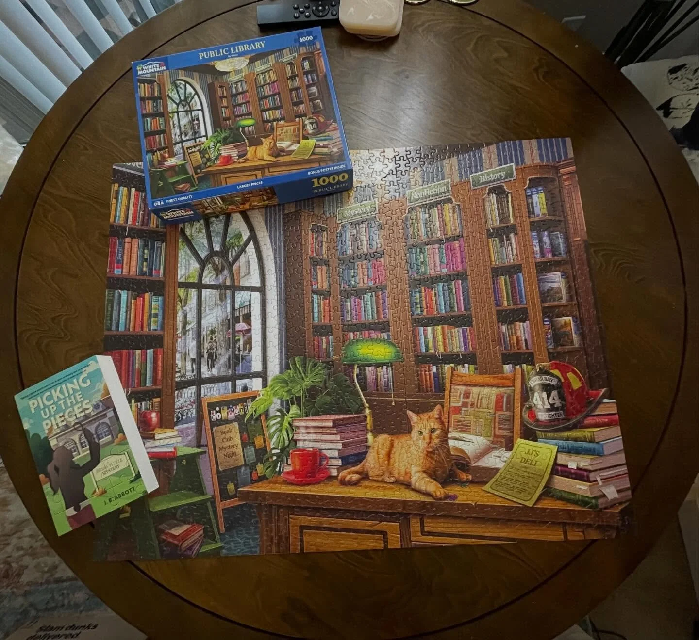 Had so much fun working on this puzzle while reading to PICKING UP THE PIECES by @jbabbottmysteries! 

@jeffayersbooks &amp; @briantraceywrites teamed up for a cozy mystery featuring a charming Puzzler Group set on Whidbey Island, where protagonist K