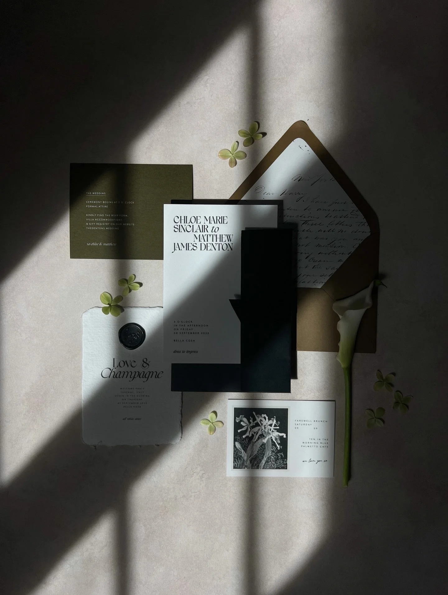 Stationery (n). The first glimpse your guests will see &amp; a keepsake for you to treasure long after the day is over. #stationerydesign #invitations #letterpress #stationerydesigner #weddinginvitation 

Planner: @thehouseofgather 
Photo: @nadiadiaz