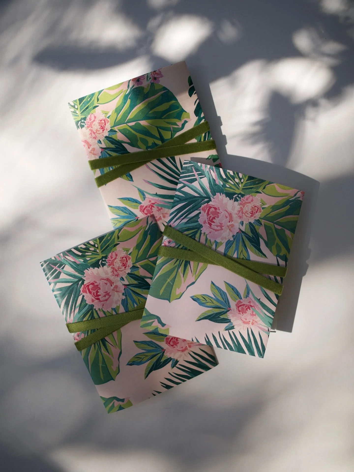 Tropical soir&eacute;e at the @thecolonypalmbeach #palmbeachwedding #invitationinspo #weddingstationery #weddinginvitationsuite #customstationery