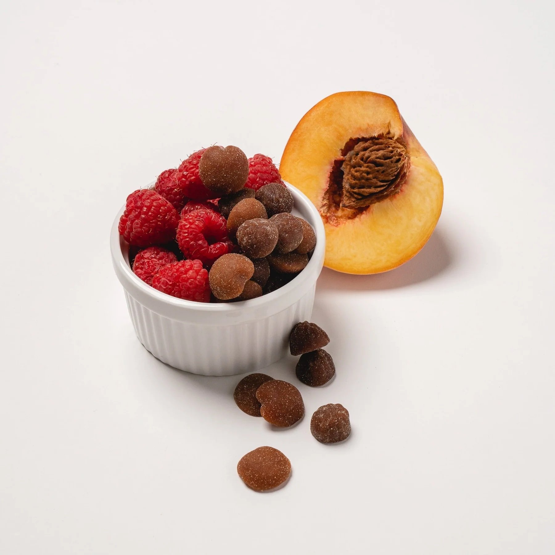 FRUIT-BITES--PEACH-&-RASPBERRY_Lunadelmar_2023-1.jpg