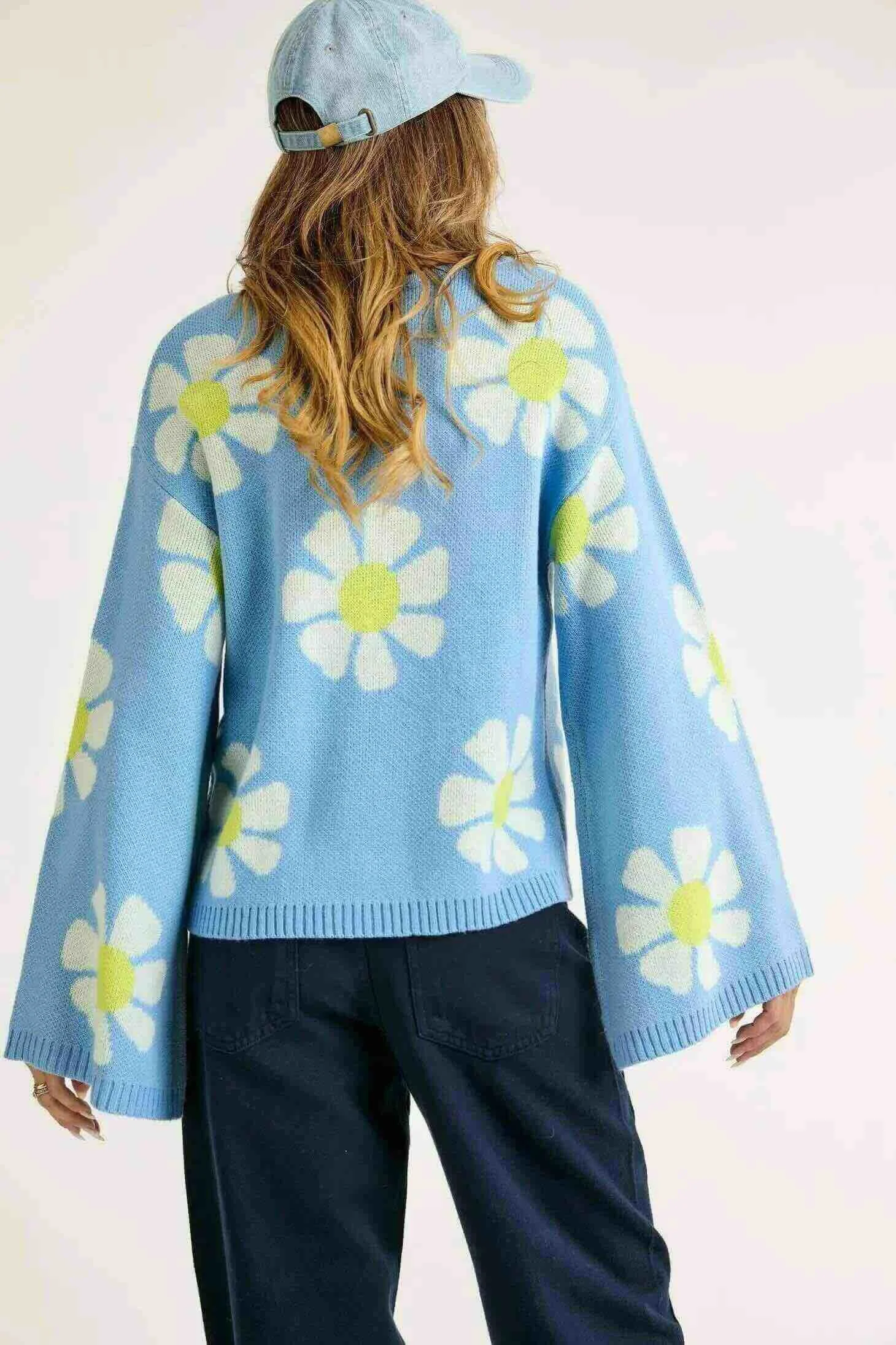floral-sweater-SS23_lunadelmar_2023_3.jpeg