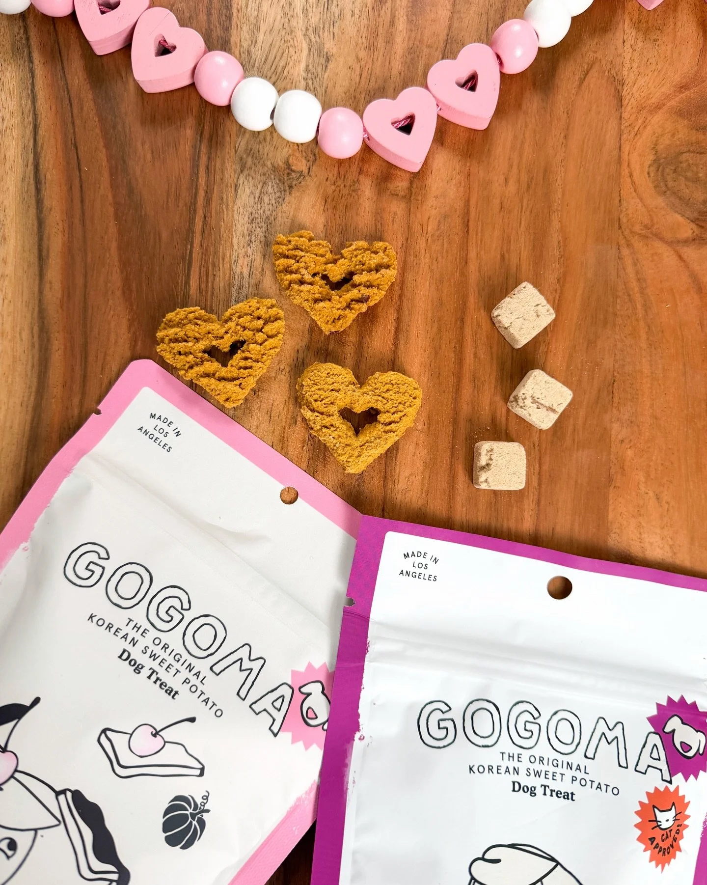always serving up good eats thanks to gogoma 🫶🏼✨
&bull;
we&rsquo;re so excited to be carrying some of their new freeze-dried line, perfect for v-day gifting (or spoiling your own valentine)!
&bull;
#viviscollection #gogomabakes #healthydogtreats #d