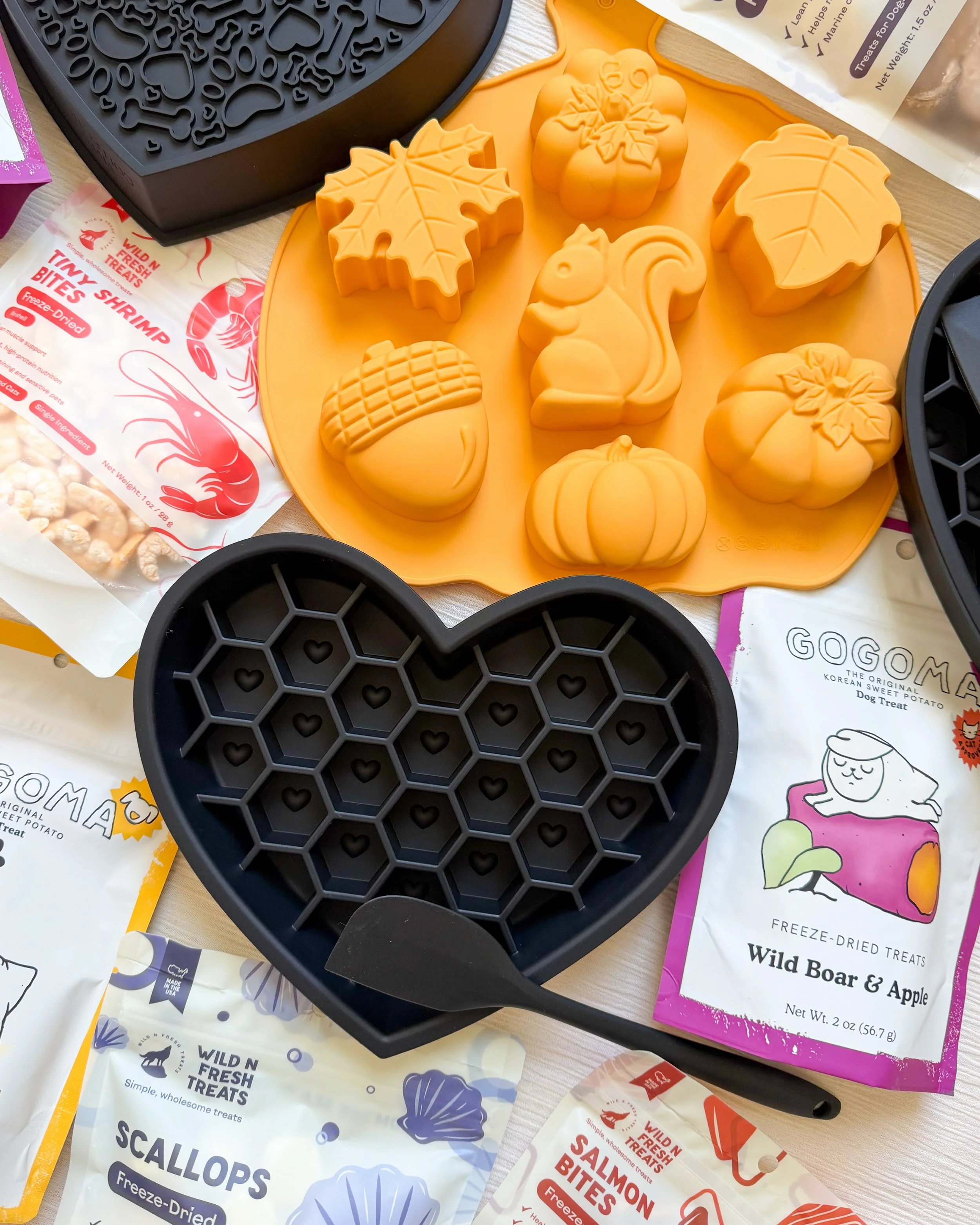 a little fall sale is live on the website 🖤 save up to 25% off our classic black heart bowl &amp; A L L treats with an ambassador code! 
&bull;
there&rsquo;s also a lot more on sale, so make sure to shop around &amp; find those discounts :)
&bull;
#