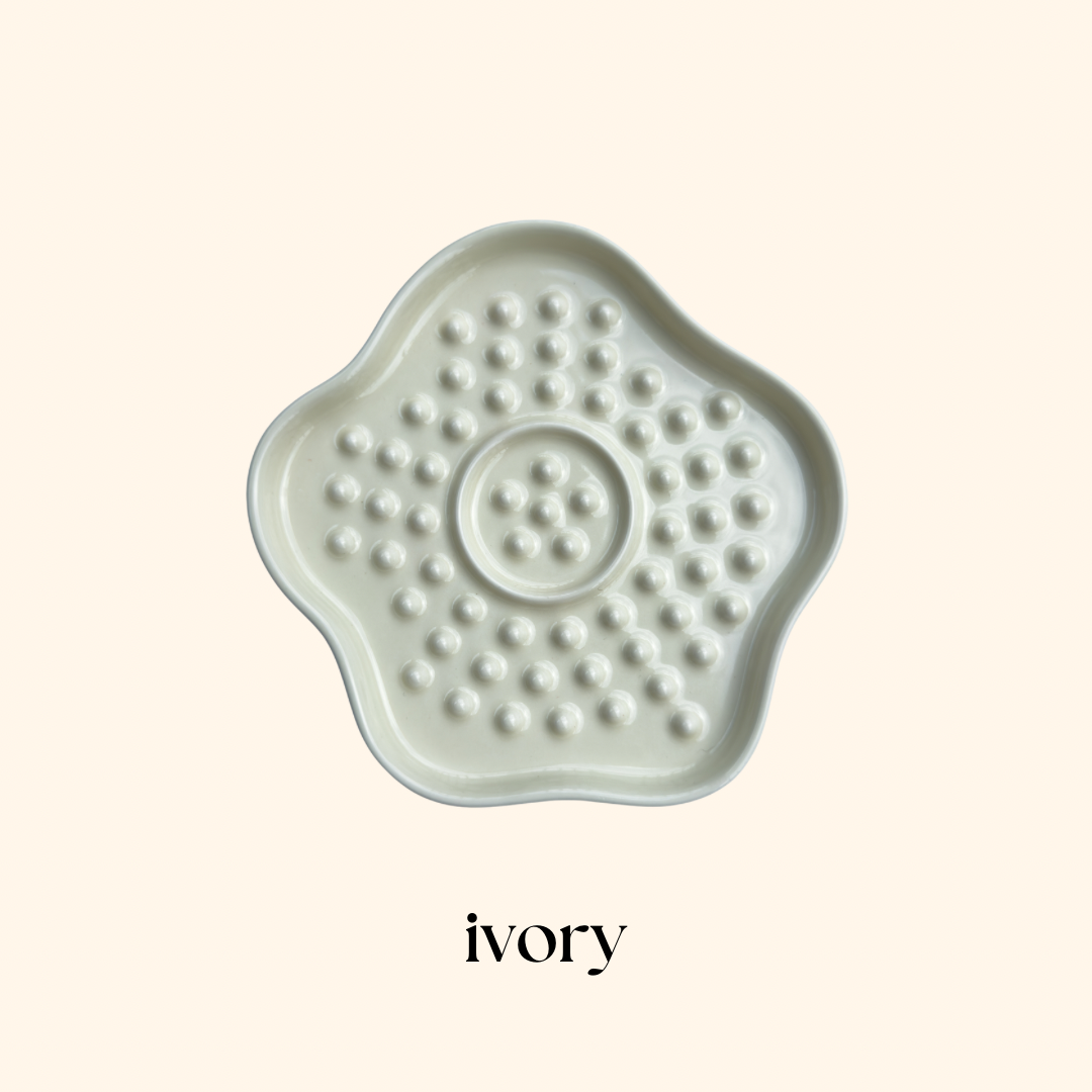 flower ceramic cat plate listing - 3.PNG