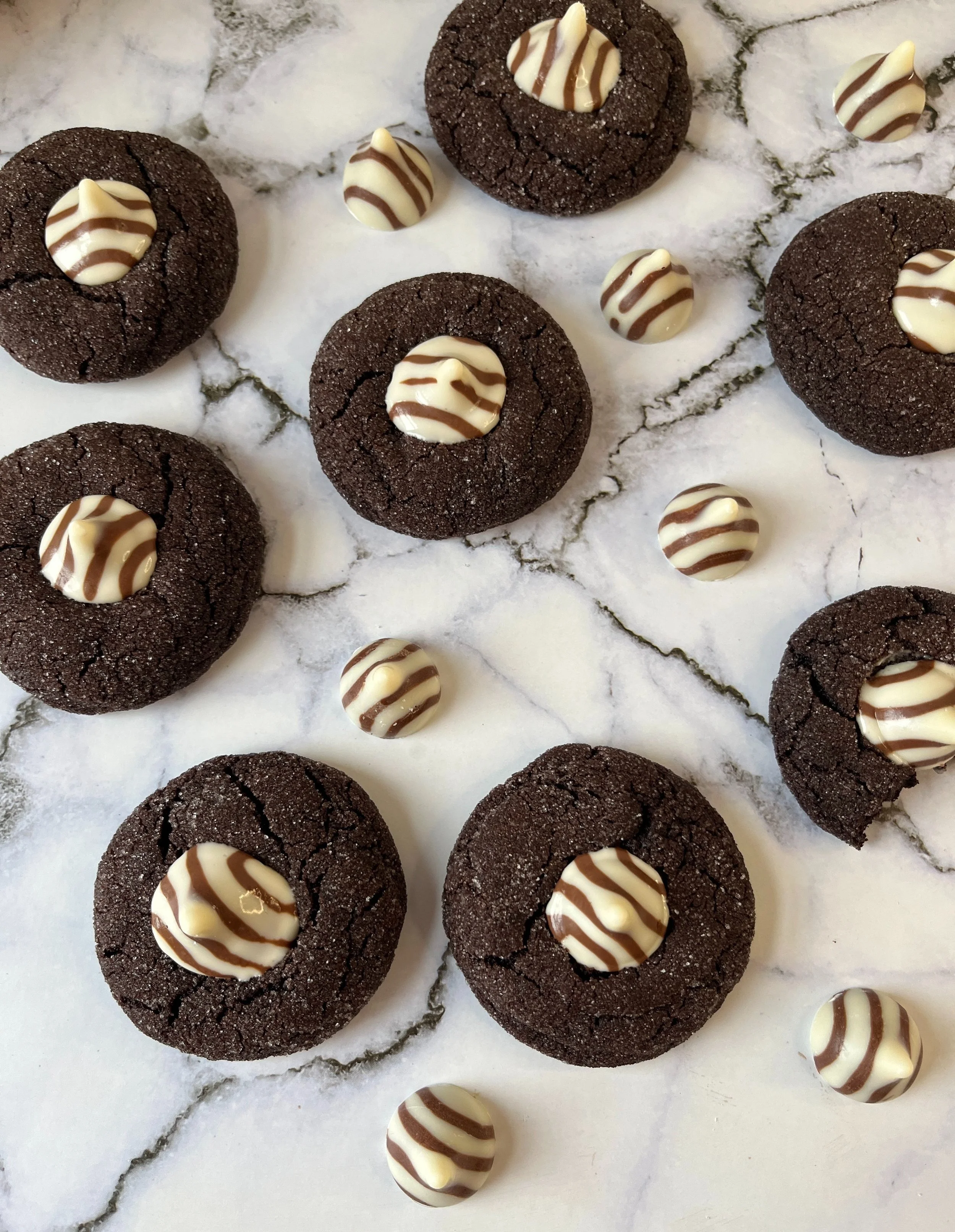 Triple Chocolate Hug Blossoms Nourbakesdesserts Easy and delicious