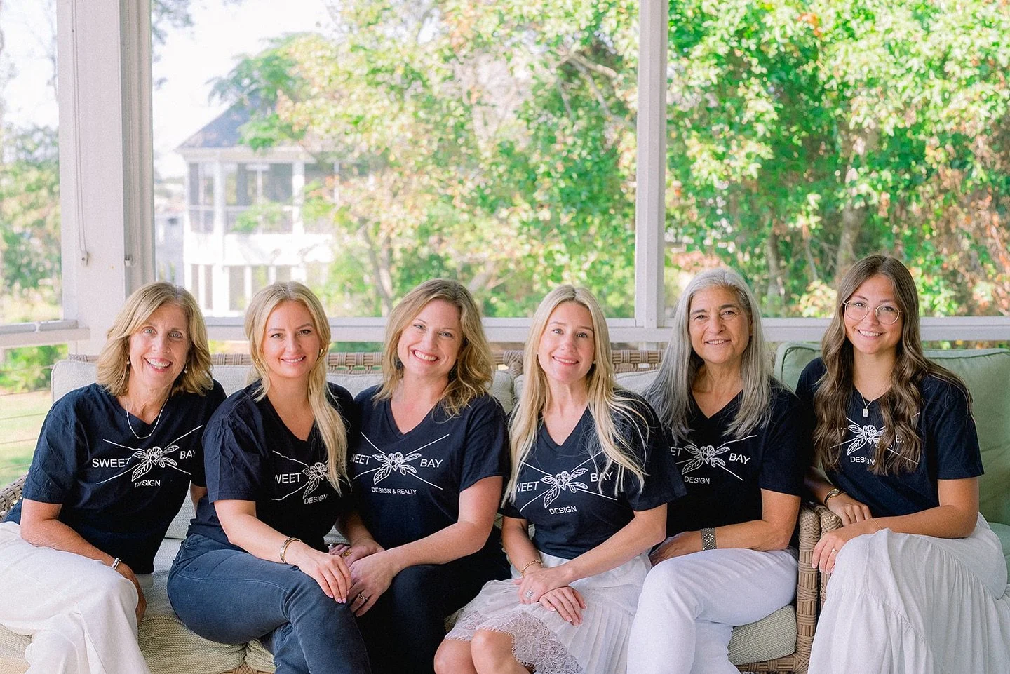 Turning houses into homes one selection at a time, with the help of this dream team of course! ✨ 

#interiordesign #wilmingtonnc #wilmingtondesign #interiors #interiordesign #wilmingtonnc #wilmingtoninteriordesign #newconstruction #northcarolina #new