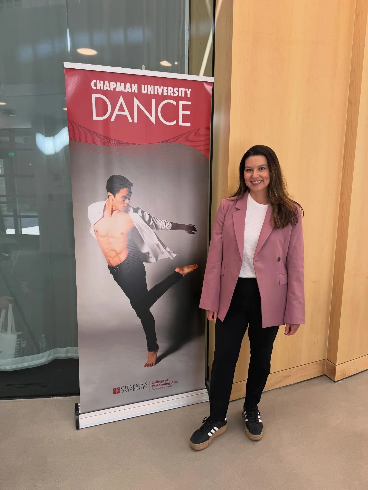 🌟 Huge thank you to @dr.robtsai.physio for the warm welcome and invitation to guest lecture at Chapman University! It was truly inspiring to connect with the dancers about performance nutrition. Seeing a program prioritize dancer wellness and the he