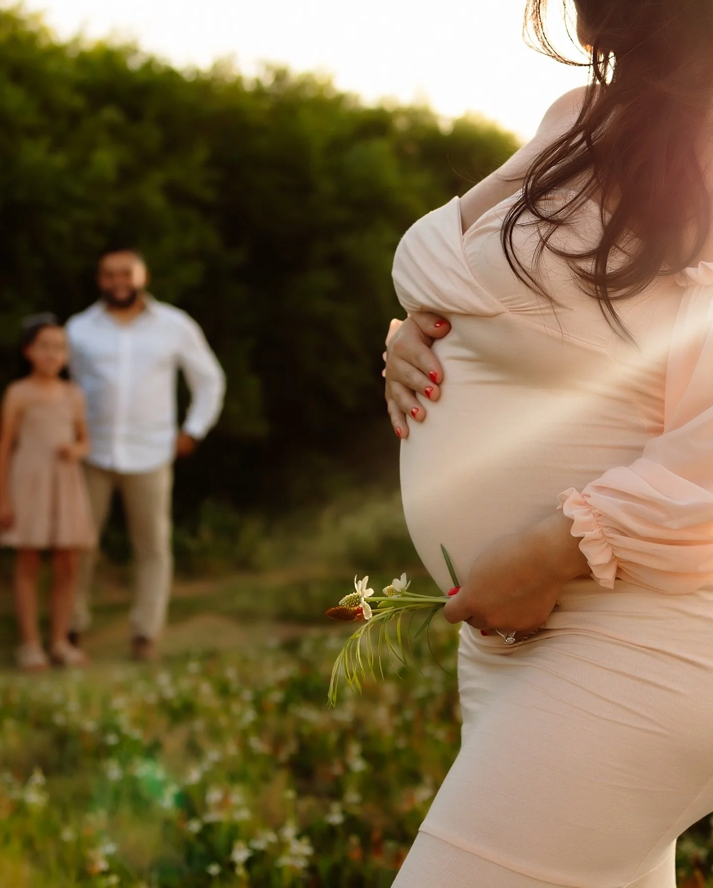 I saw someone say baby bumps don&rsquo;t keep&hellip;
they don&rsquo;t wait for the weather to be cooler☀️
they don&rsquo;t wait for less bugs🐞
they don&rsquo;t wait for you to feel the glow everyone seems to see except you🌟

it&rsquo;s such a shor