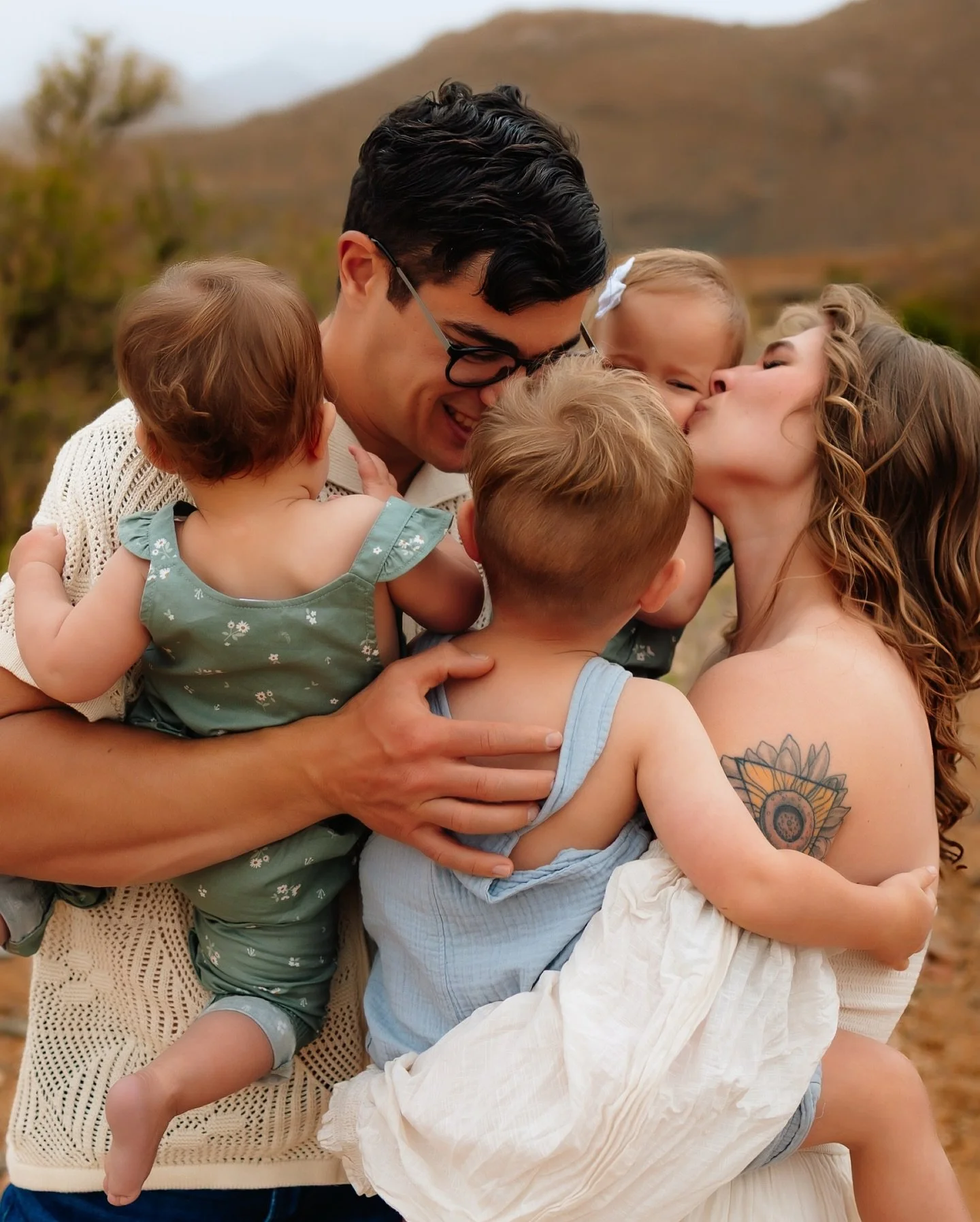 if you want to have photos that feel 𝘫𝘰𝘺𝘧𝘶𝘭 and make you smile every time you pass them in the hallway -⁣
𝗵𝗲𝗿𝗲 𝗶𝘀 𝗺𝘆 𝗻𝘂𝗺𝗯𝗲𝗿 𝗼𝗻𝗲 𝘁𝗶𝗽 to make that happen⁣
⁣
be where your feet are⁣
don&rsquo;t think about how big you think you