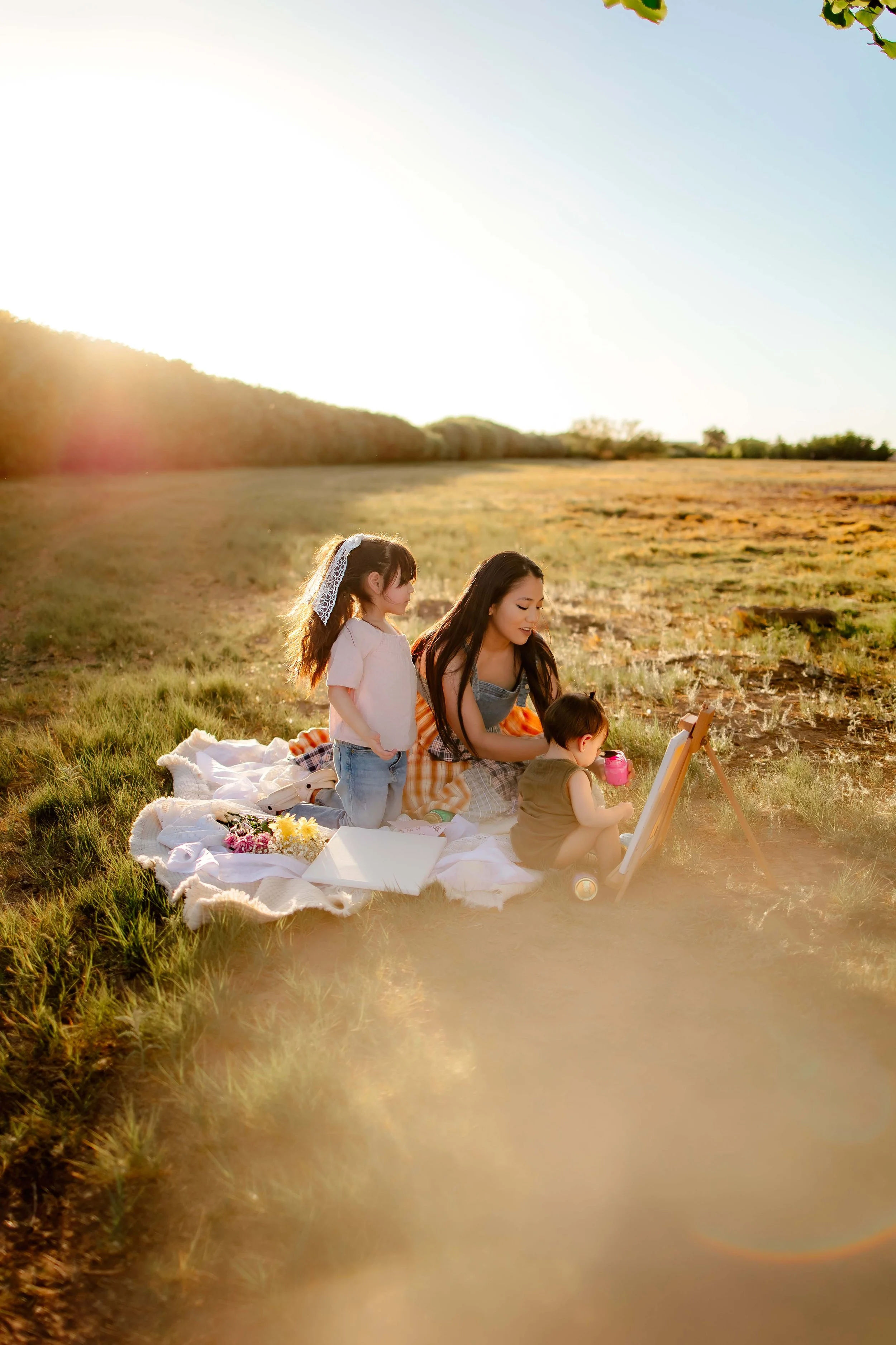 creative motherhood photos pictures with mom painting el paso tx