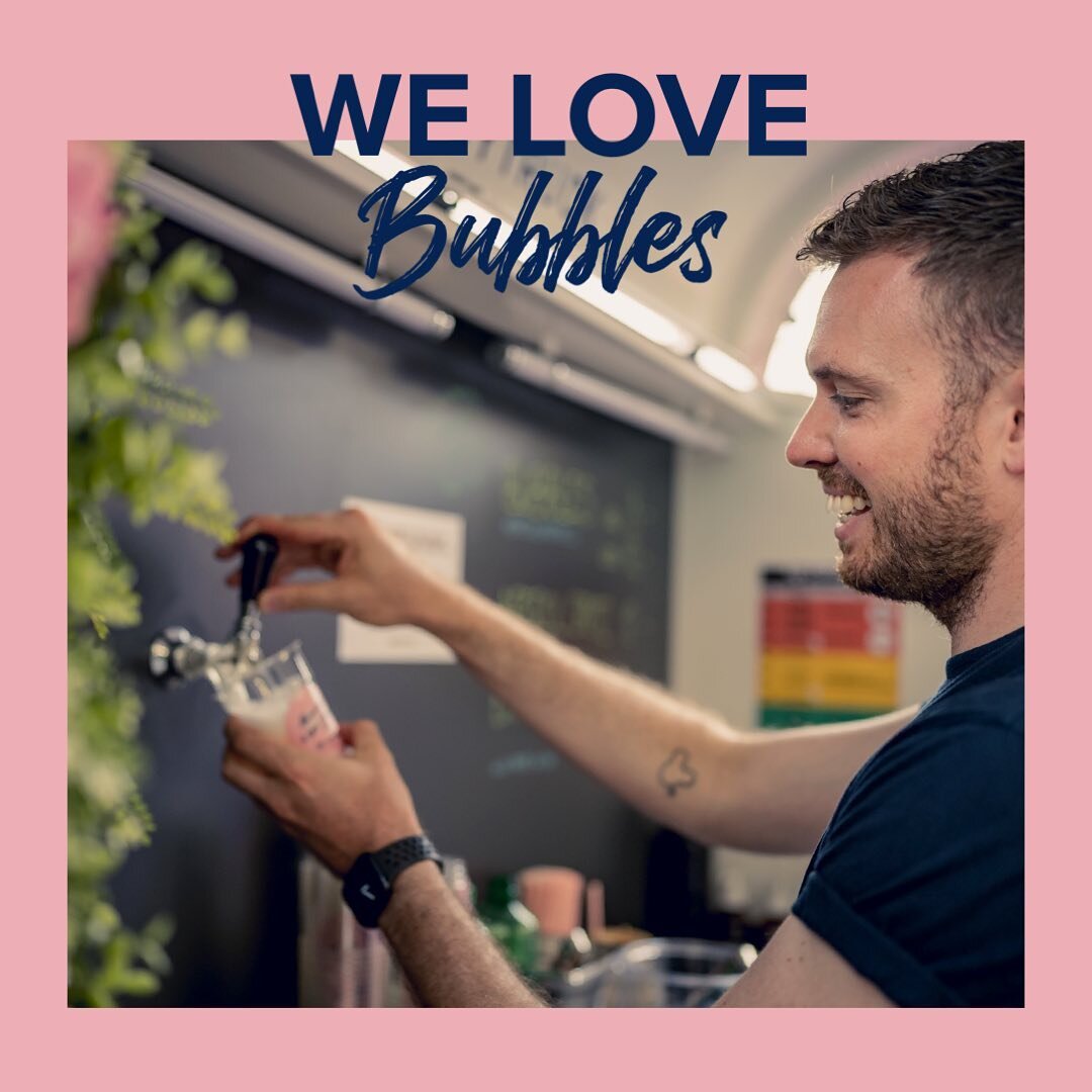 Have a great Weekend ahead!
Keep smiling, we got lots of bubbles for you! 

Book us now and get endless bubbles &amp; spritz directly from our Tipsy Truck! 
🥂
🥂
🥂
#tipsytruck #zurich #events #bubbly #bubbles #aperolspritz #corporateevent #staffpar