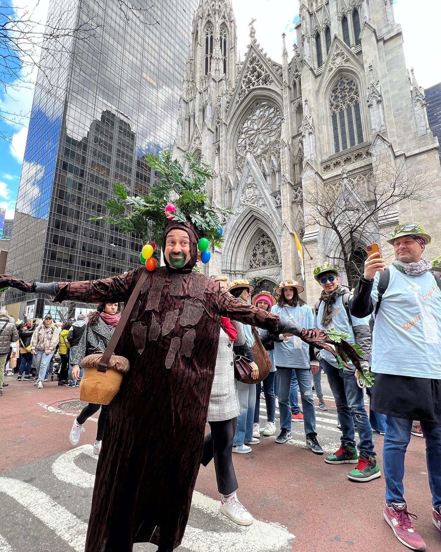 Wonderful time at the NYC Easter Parade &amp; Bonnet Festival today! 🥚🌸🐰

Happy Easter and Happy Passover! Swipe through to see some of the friends @thenyctree made today 🌳