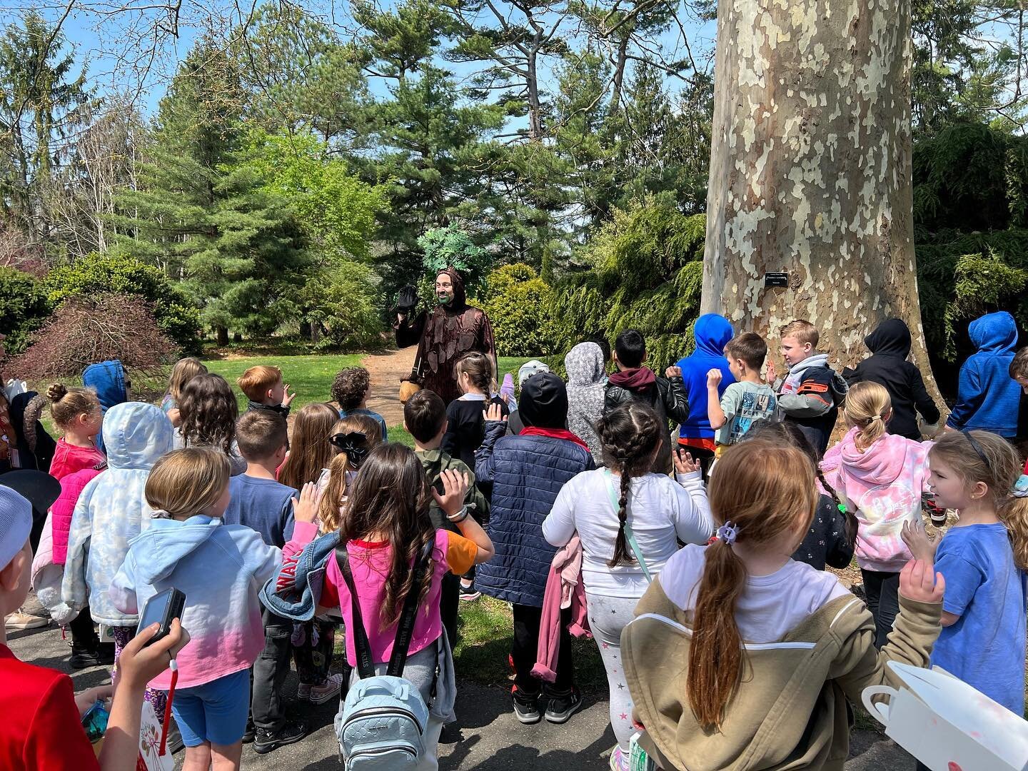 Happy Earth Day! 🌎 

One of my favorite things to do is to instill the love for our Planet Earth in younger generations. So that&rsquo;s what @thenyctree did this week at the Bayard Cutting Arboretum with a big group of first graders. 

Earth Day is