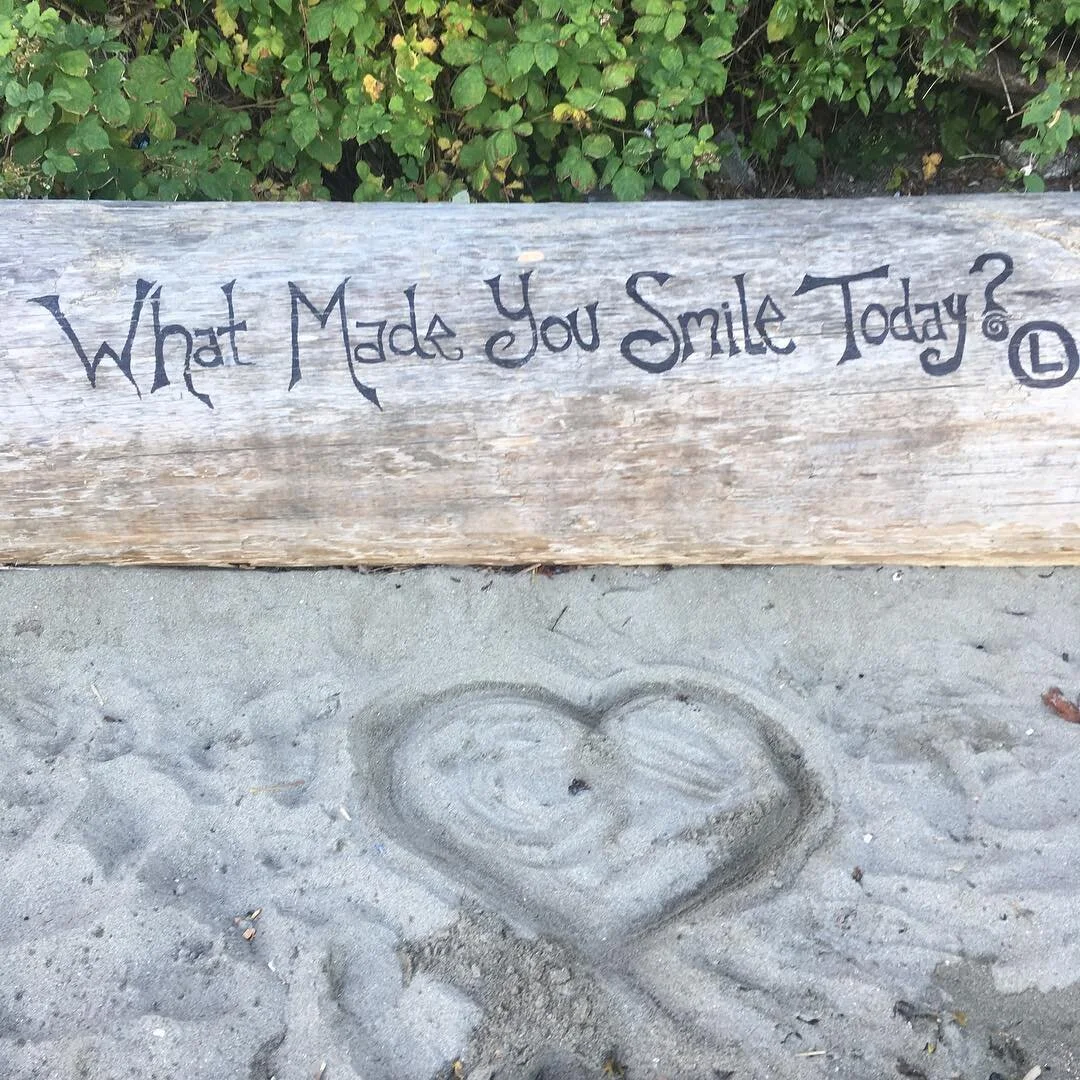 Smile, laugh in the kitchen! Share food and stories! Laugh more x The laughing and smiling produce endorphins, boost immune system and remarkably can help to reduce inflammation ❤️🍃