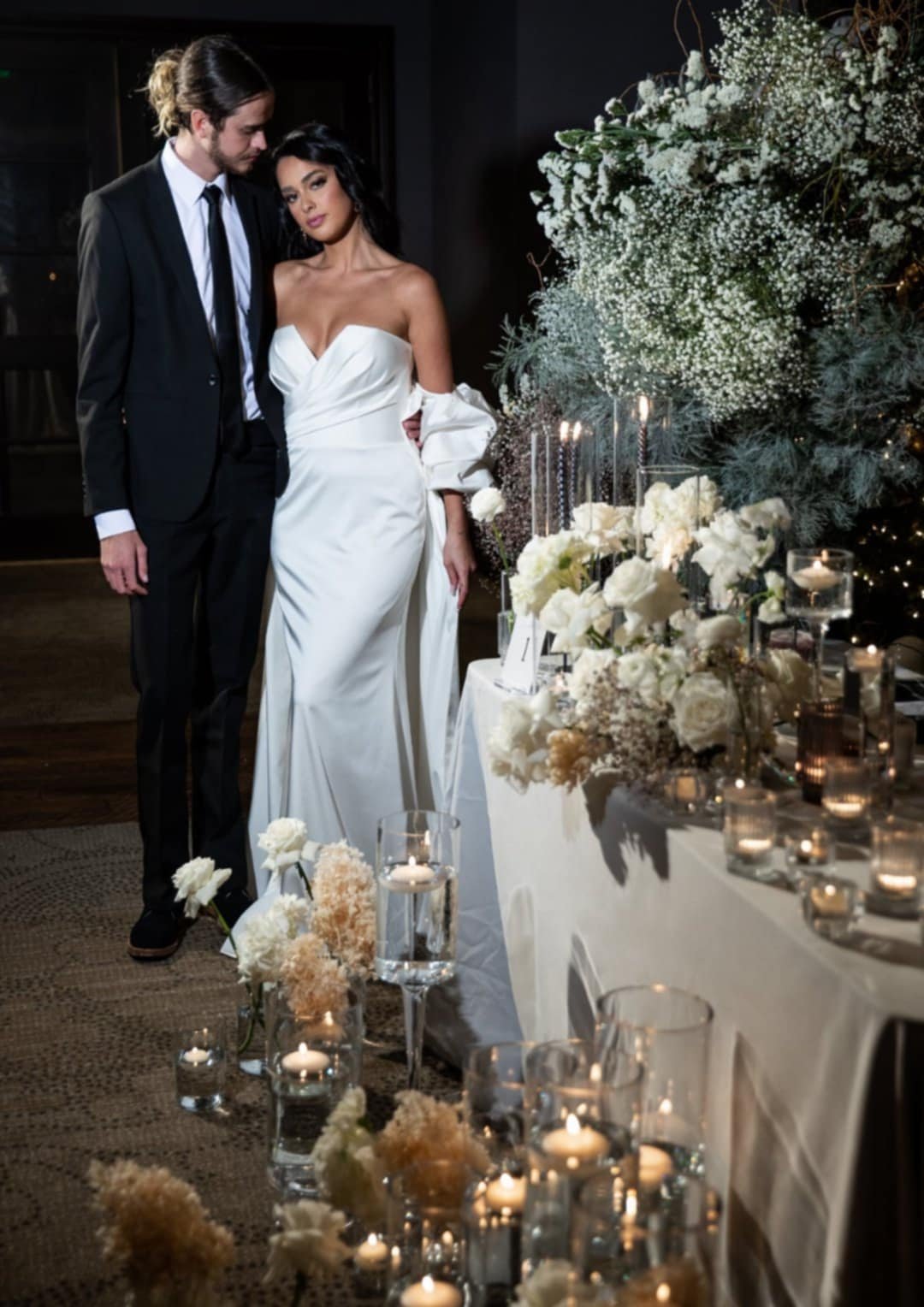 Montage-deer-valley-modern-bride-white-floral-tablescape.