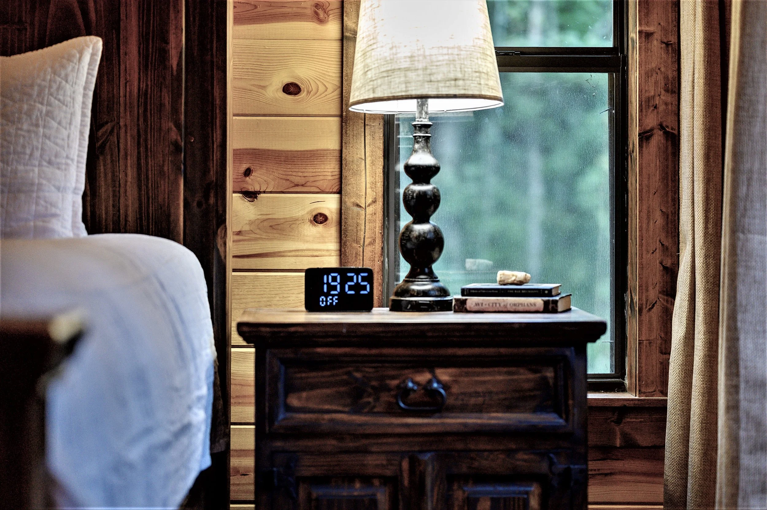 M usb lamp and clock.jpg