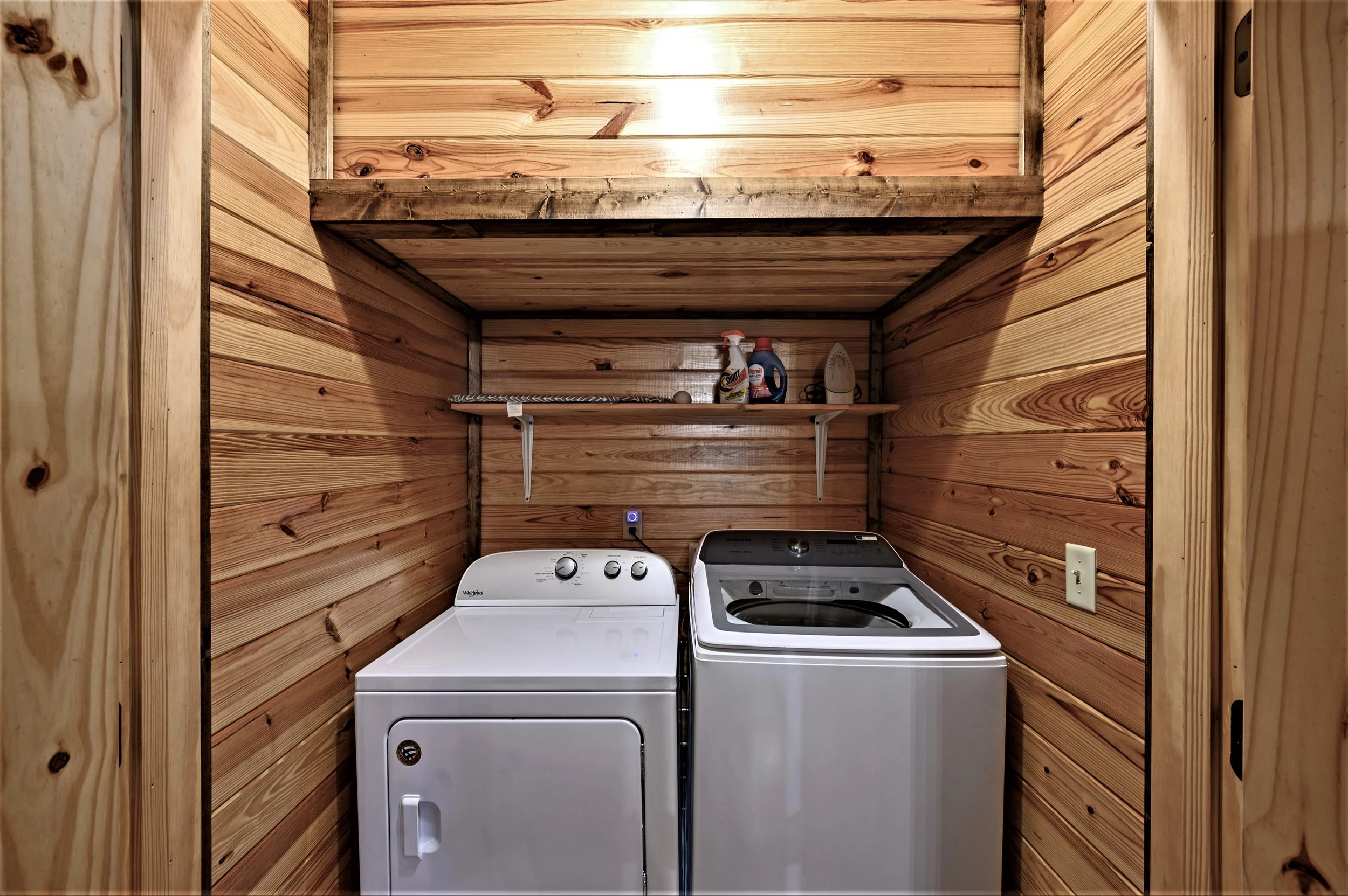laundryroom.jpg