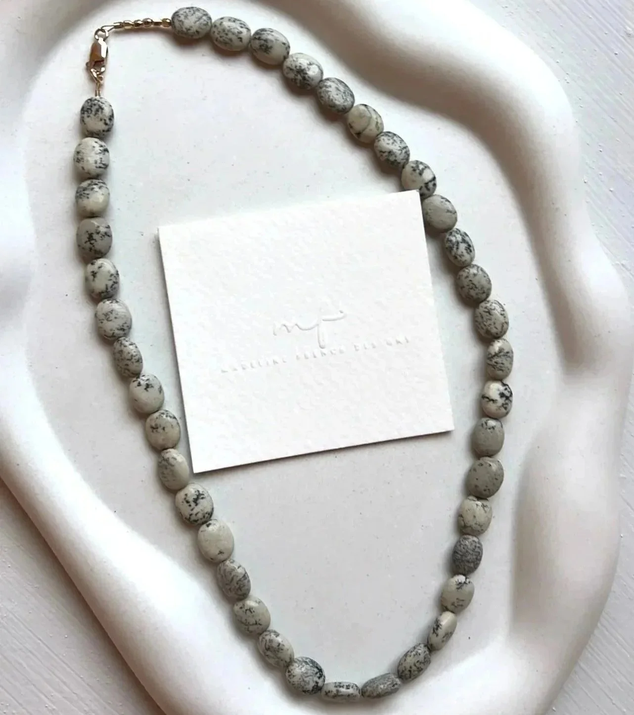jasper%2525252Bneck.jpg