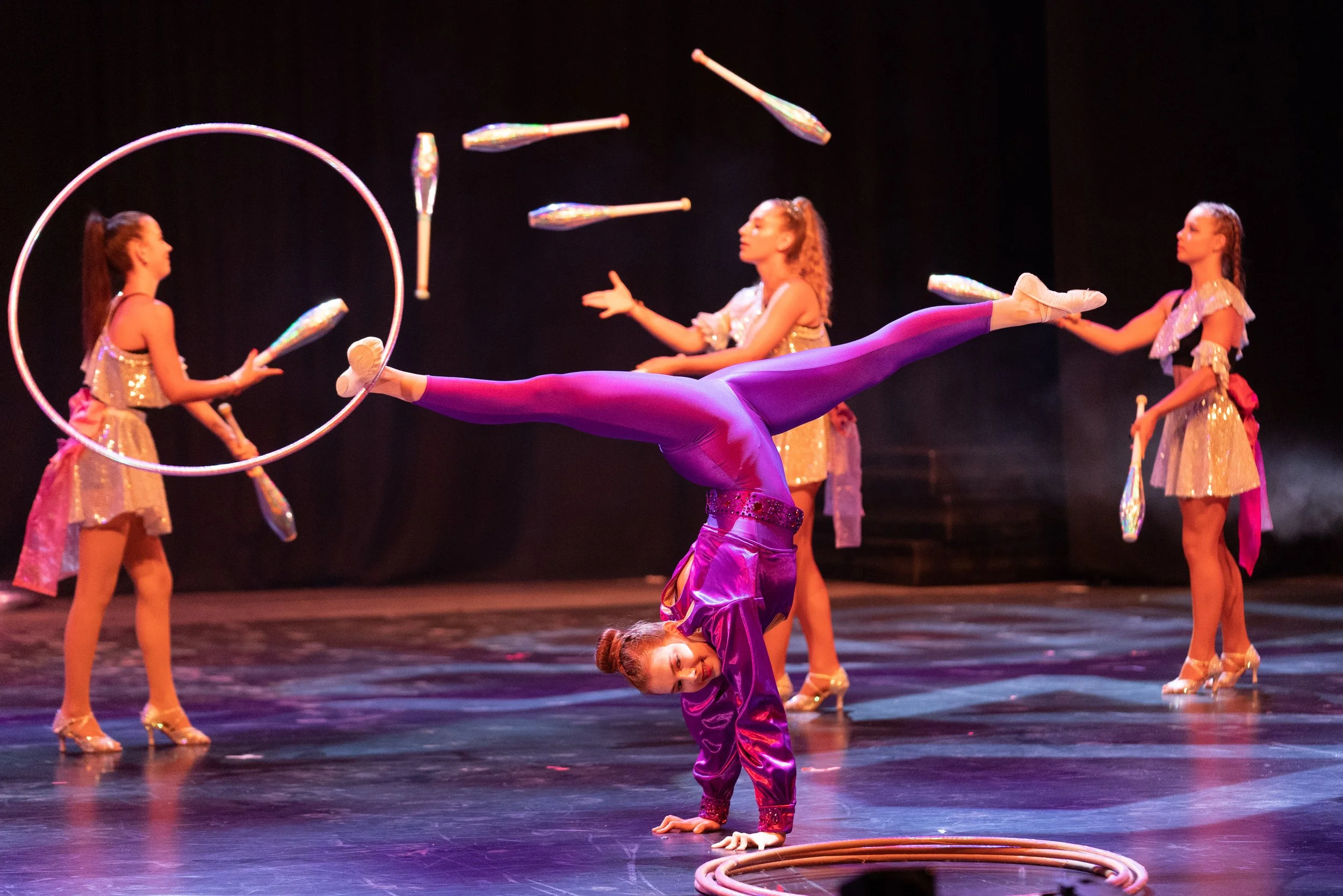 Eseményfotó, akrobata, fellépés, spárgázás