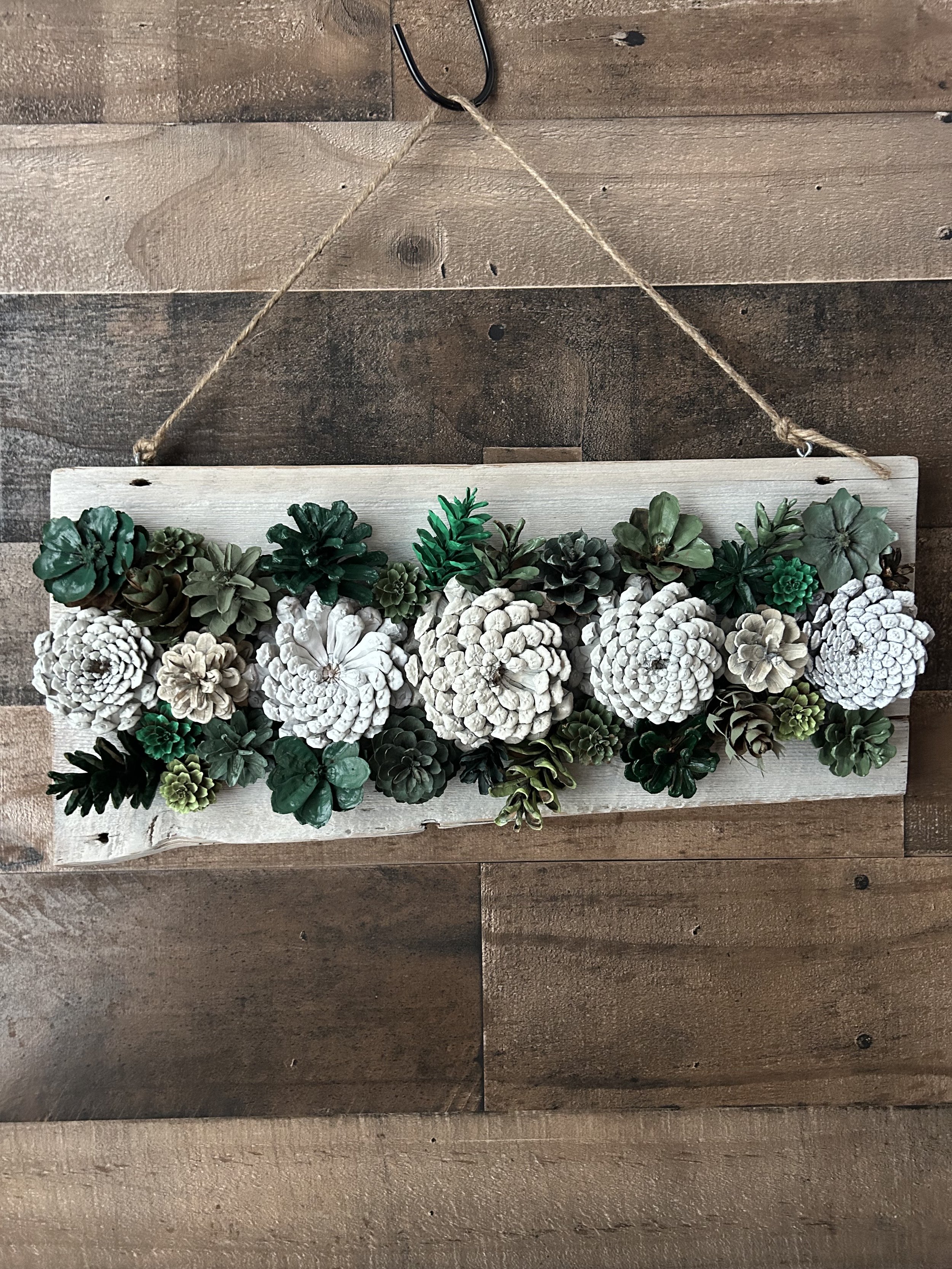 Gardenia Hanging Board