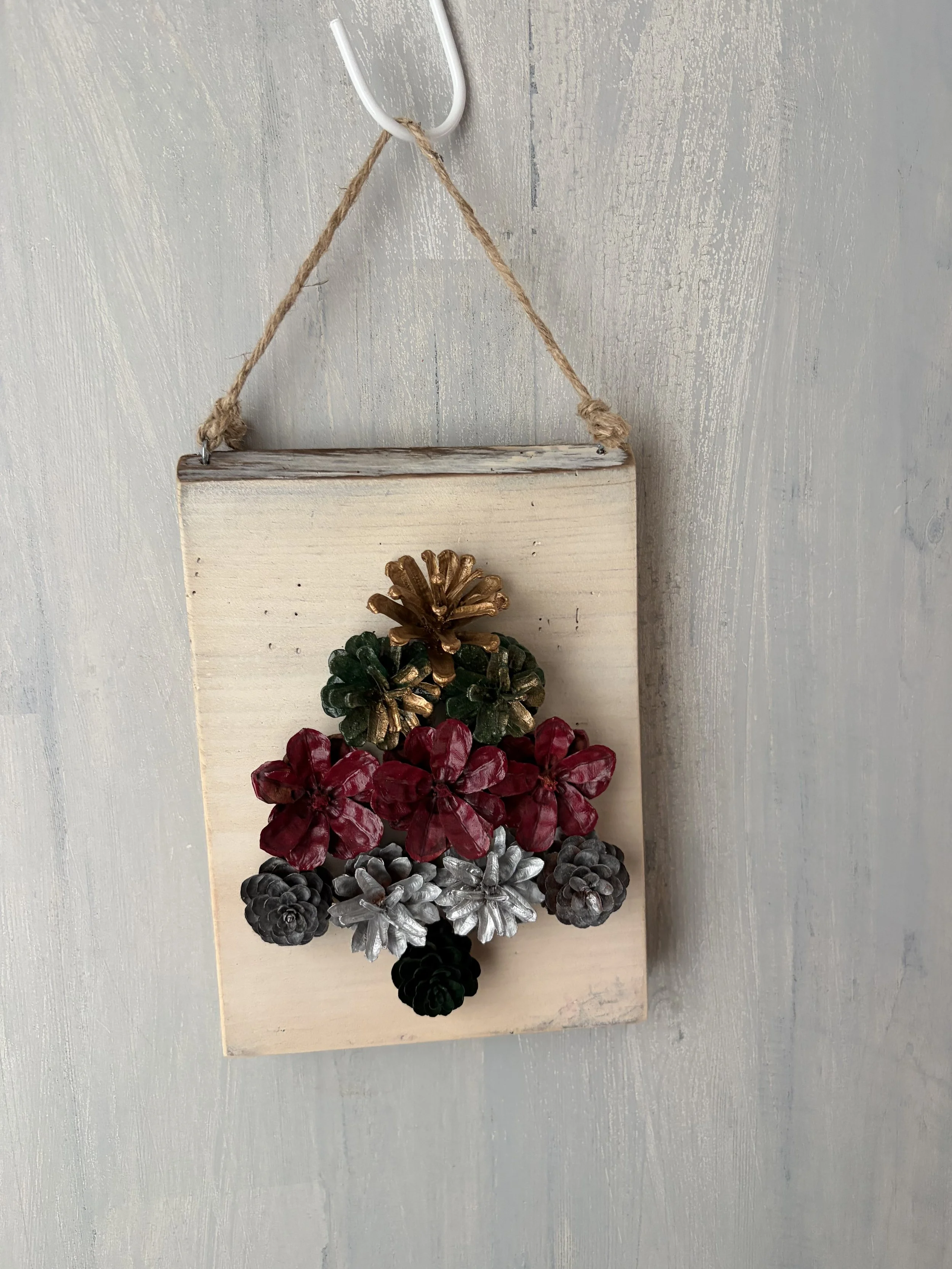 Festive Tree Hanging Board