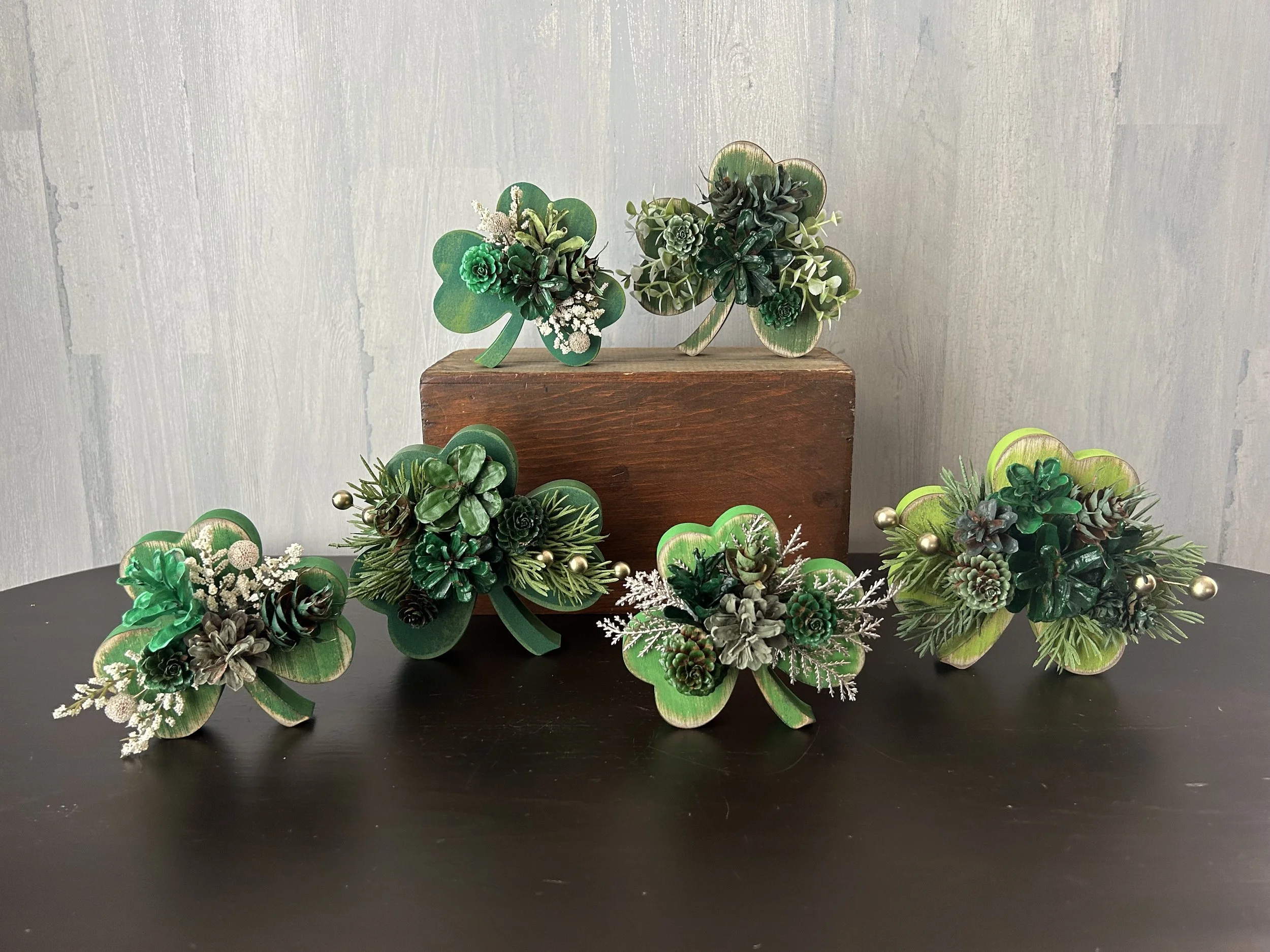 Shamrock Shelf Sitter