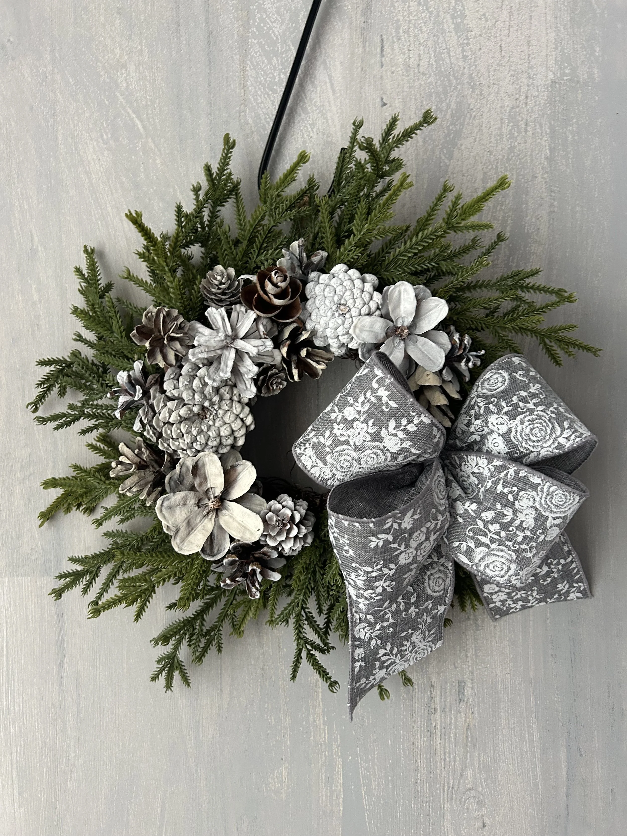 Winter White 10" Mini Wreath